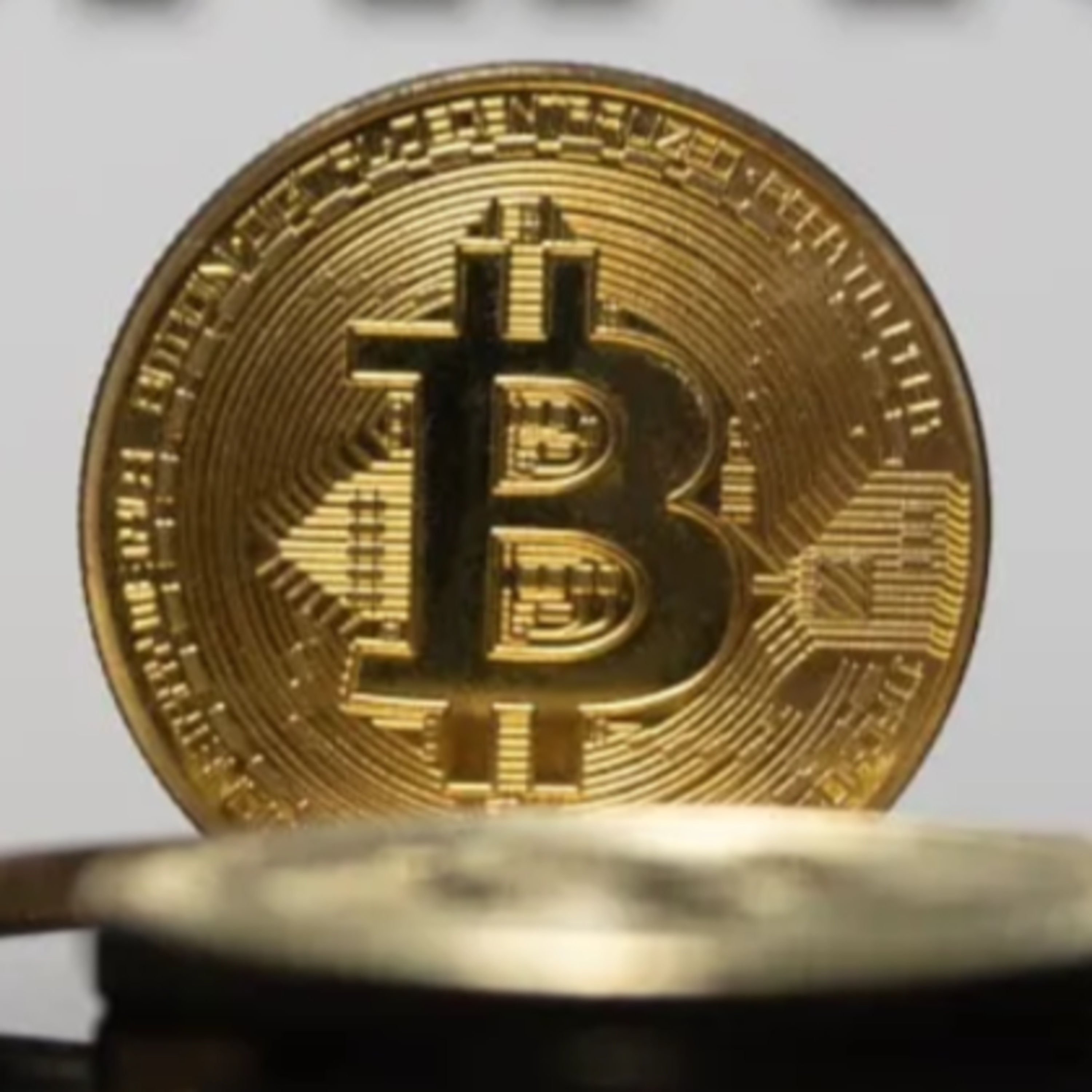 103/ Co Dostajesz Kupując ETF na BTC ? - ETF to realny BTC czy syntetyk?  episode artwork