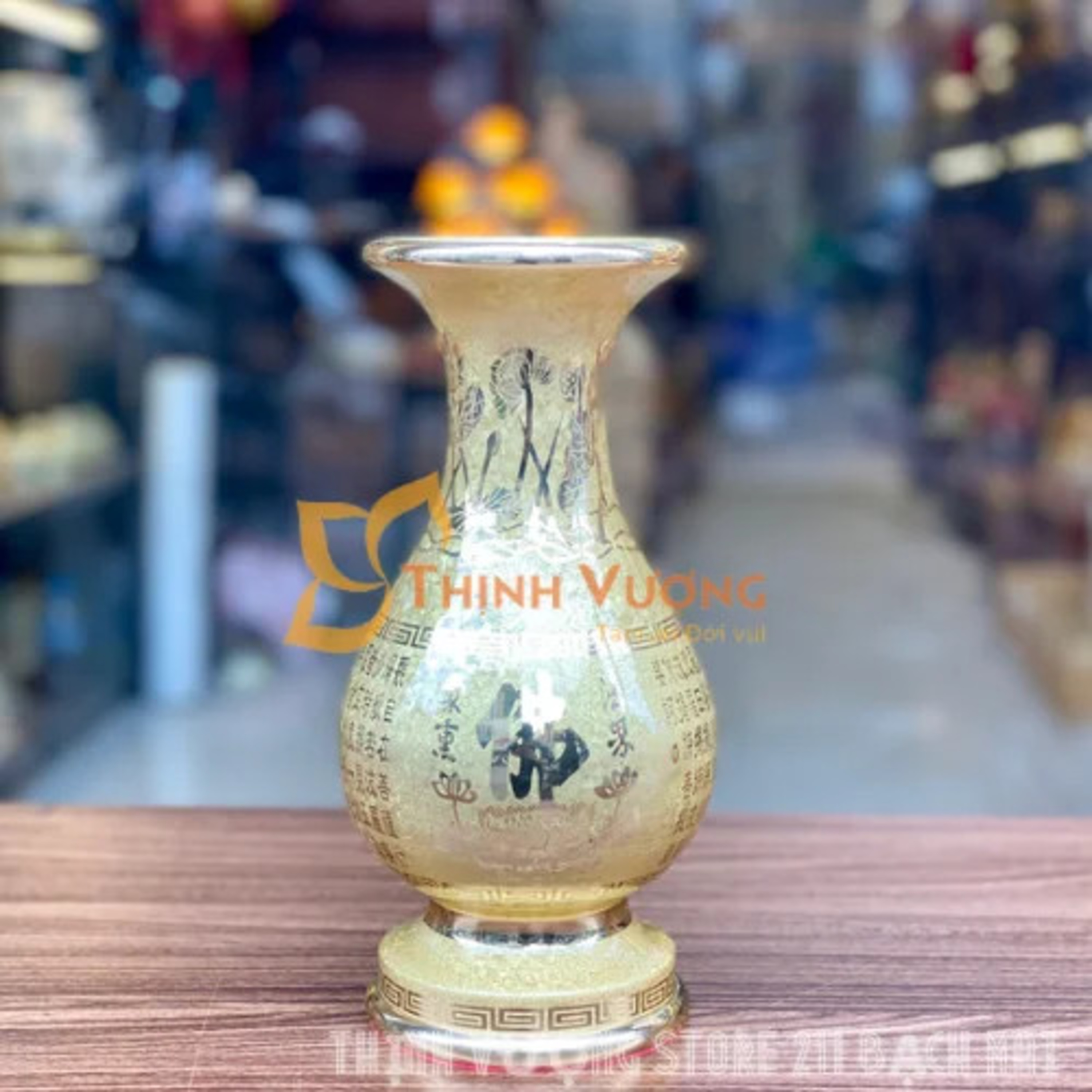 Tại sao cần đặt lọ hoa đúng vị trí trên bàn thờ Thần Tài Thổ Địa? episode artwork
