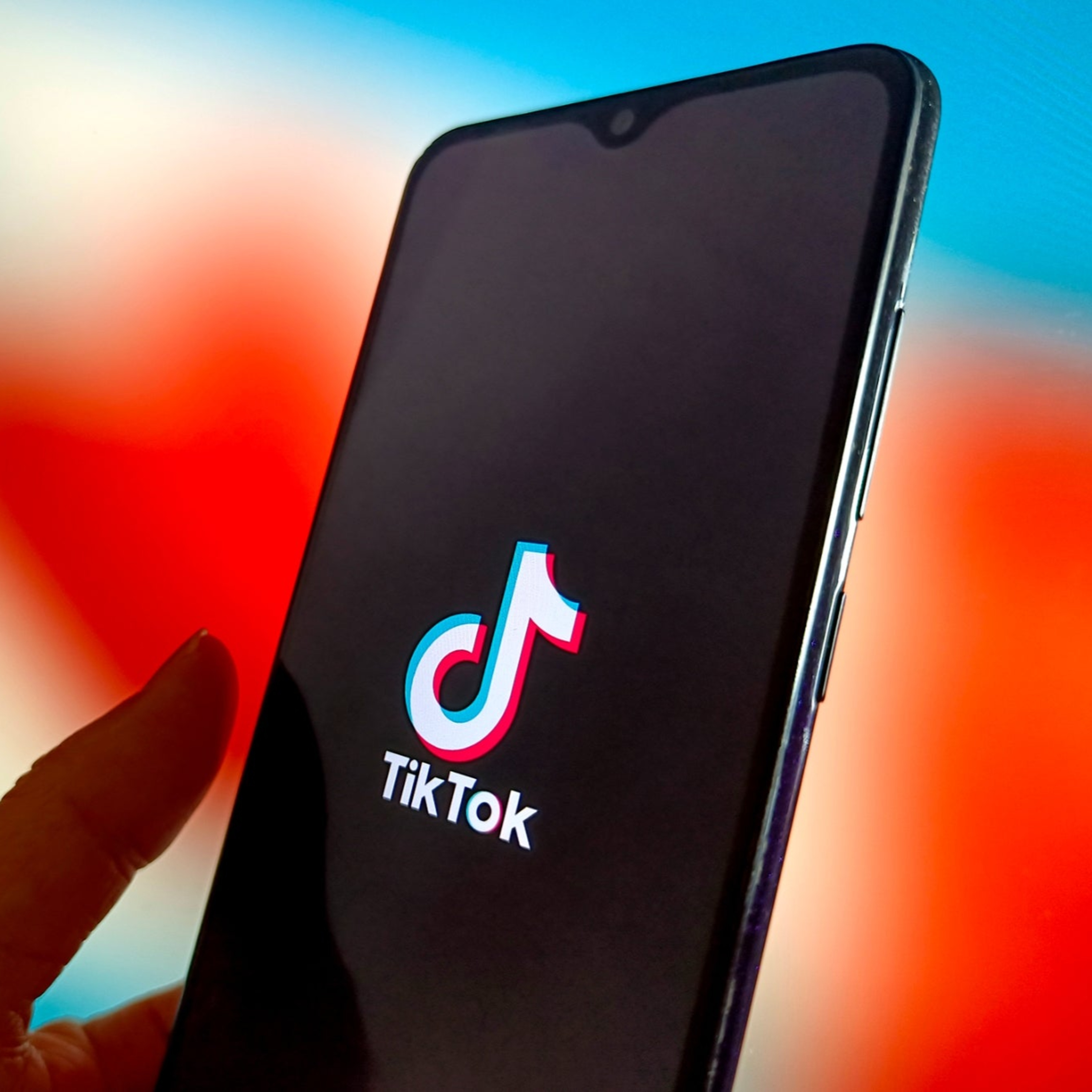 #Radiogeek - El gobierno Canadiense ordena el cierre de las oficinas de TikTok - Nro 2590 episode artwork