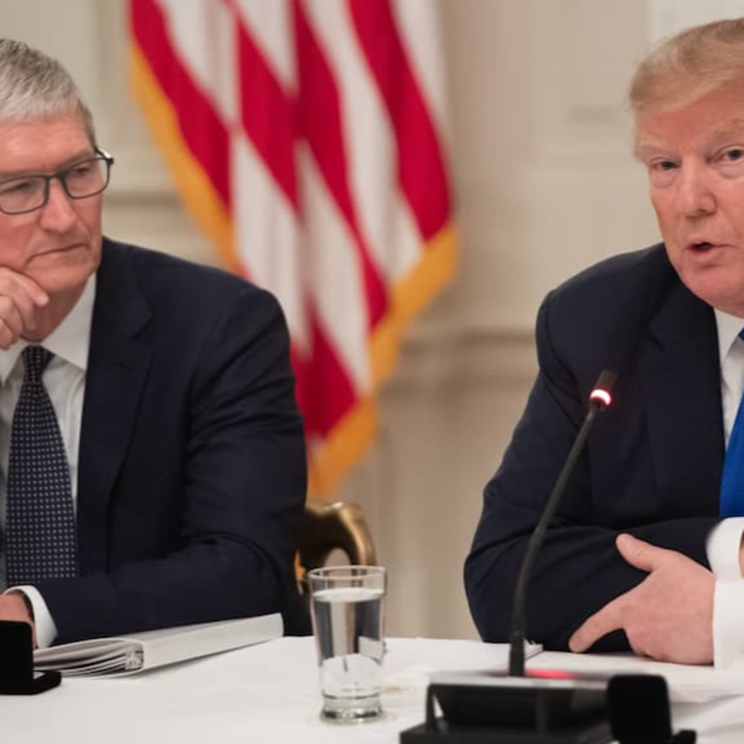 #Radiogeek - Trump podría exigir a Apple que brinde una puerta trasera en los iPhones - Nro 2592 episode artwork
