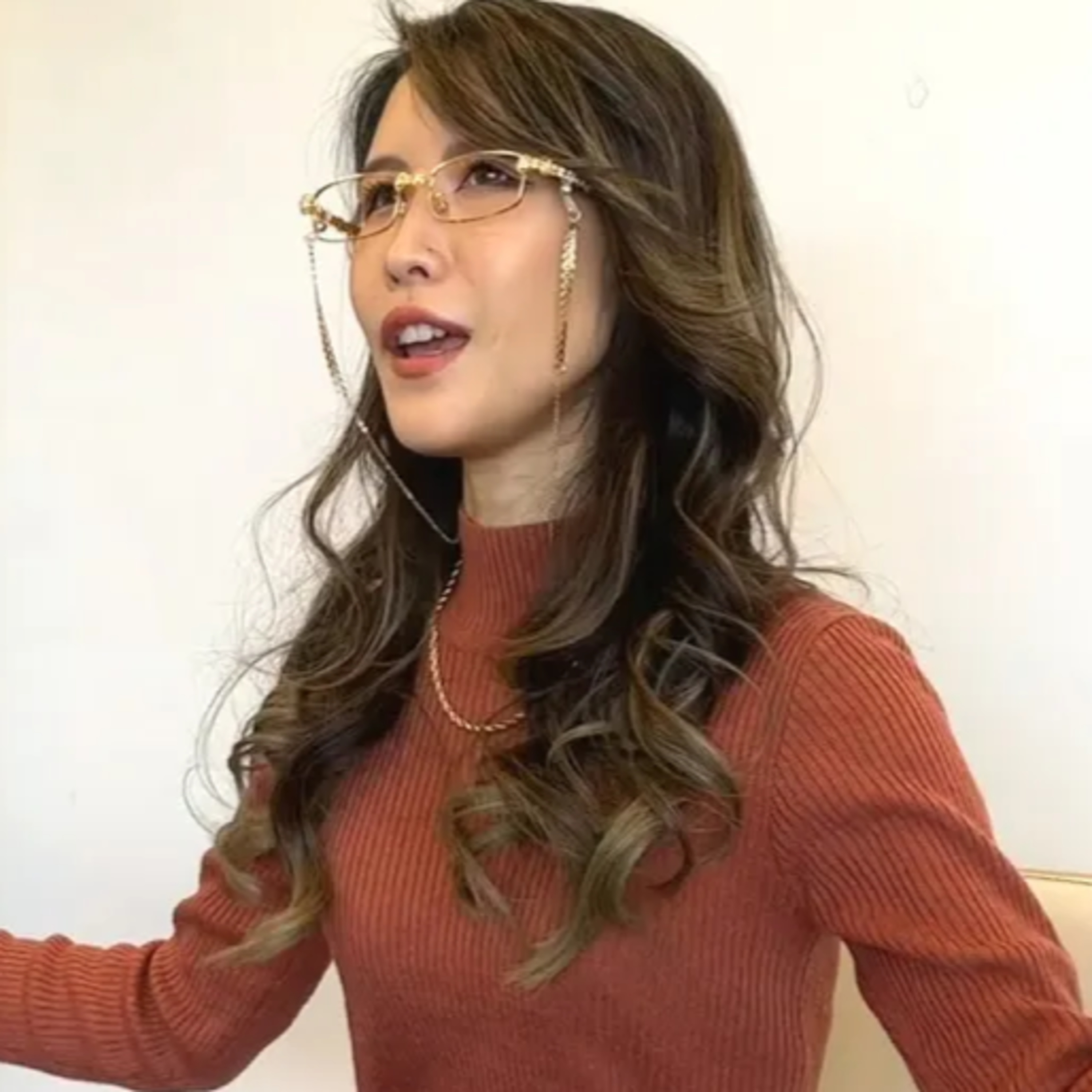 #4 【鈴木リズ】メーカー営業・監督・広報なんでも屋！アレの目覚めやタクシーの中で3P!?体験「キワドイこと聞いちゃいました。好きな映画は『トゥルーマンショー』 episode artwork