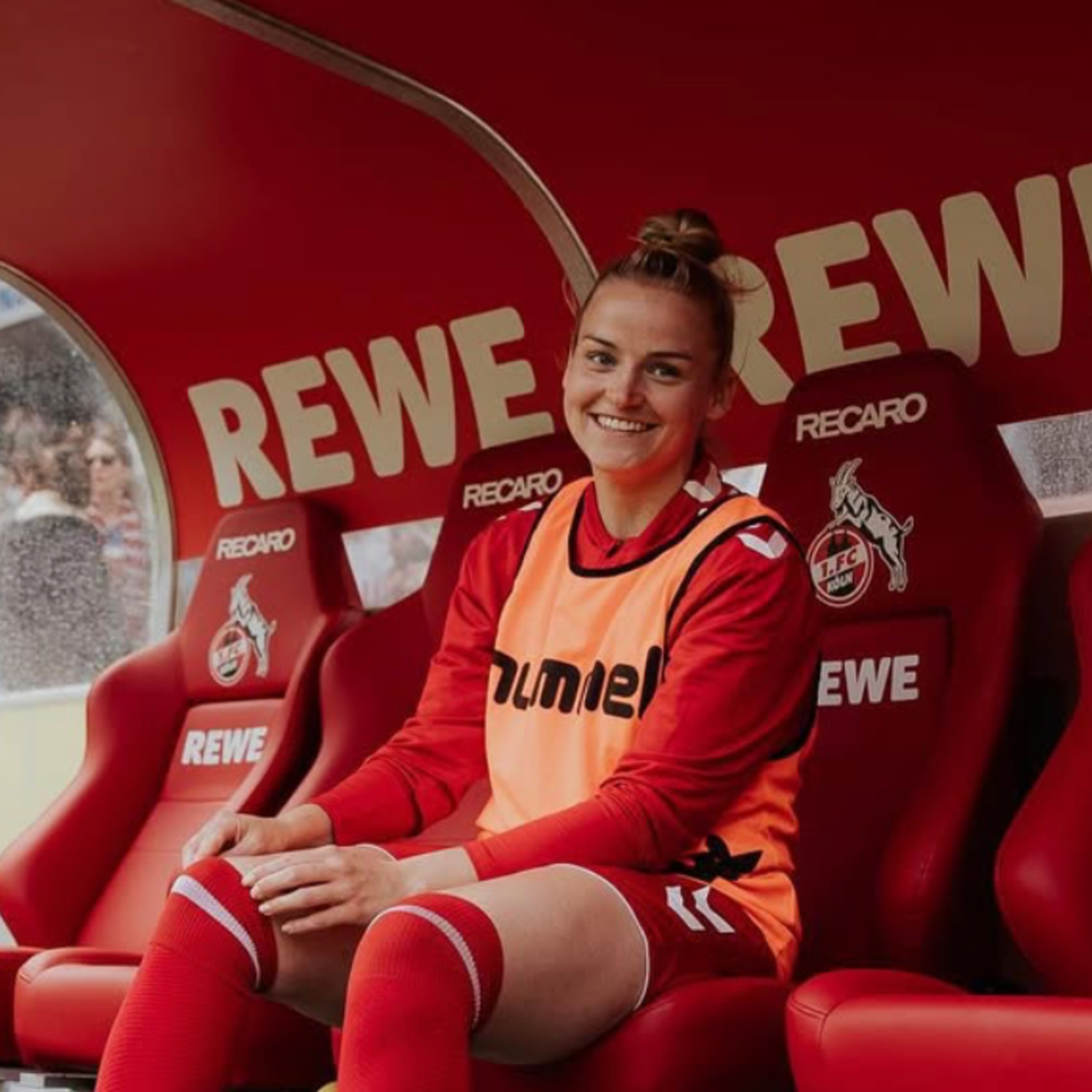 #242 - Ex-Profi-Fußballerin Lena Uebach - über die Karriere und der Weg nach der aktiven Karriere episode artwork