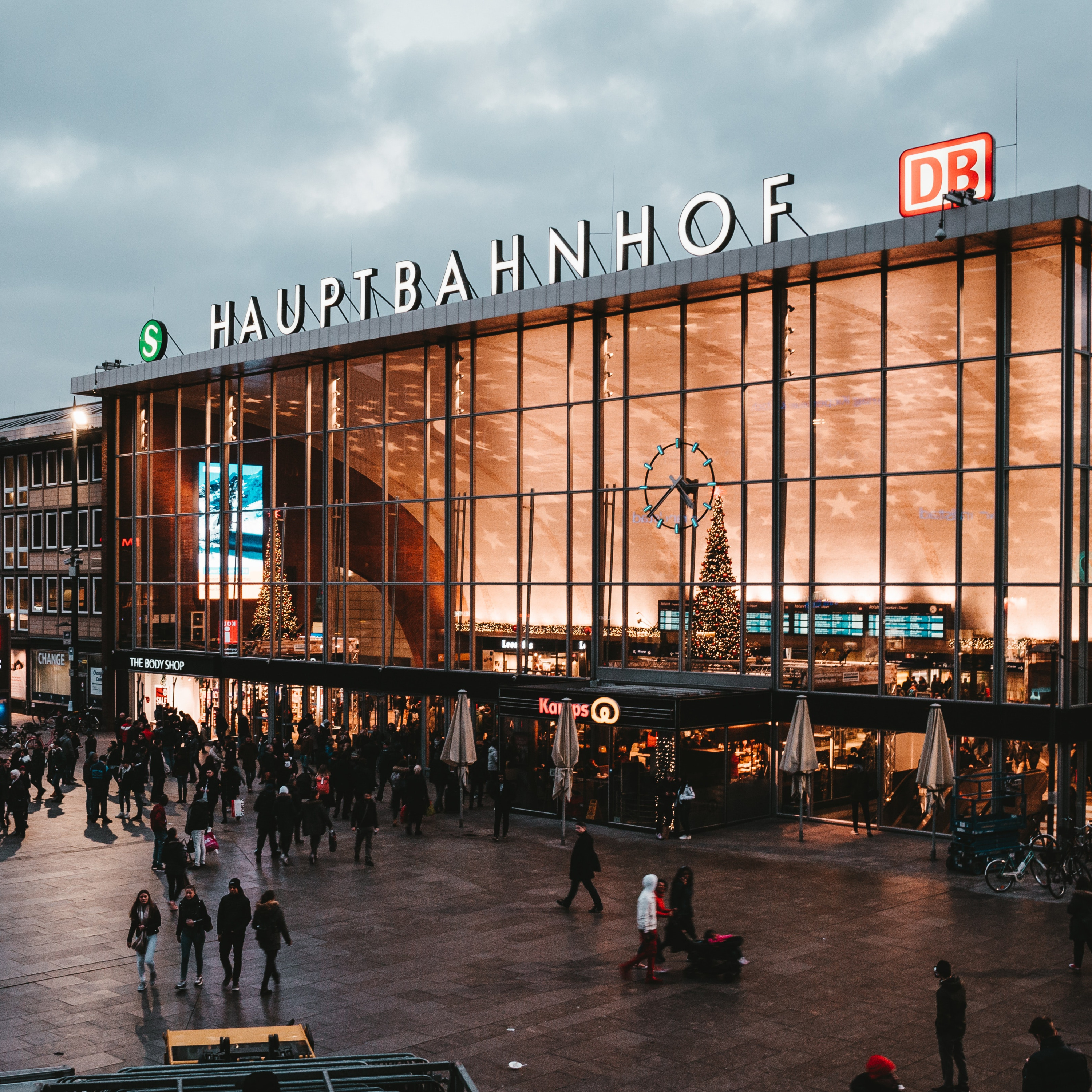 Cologne Central Station | Train station sounds for relaxation, sleep or concentration on studying episode artwork
