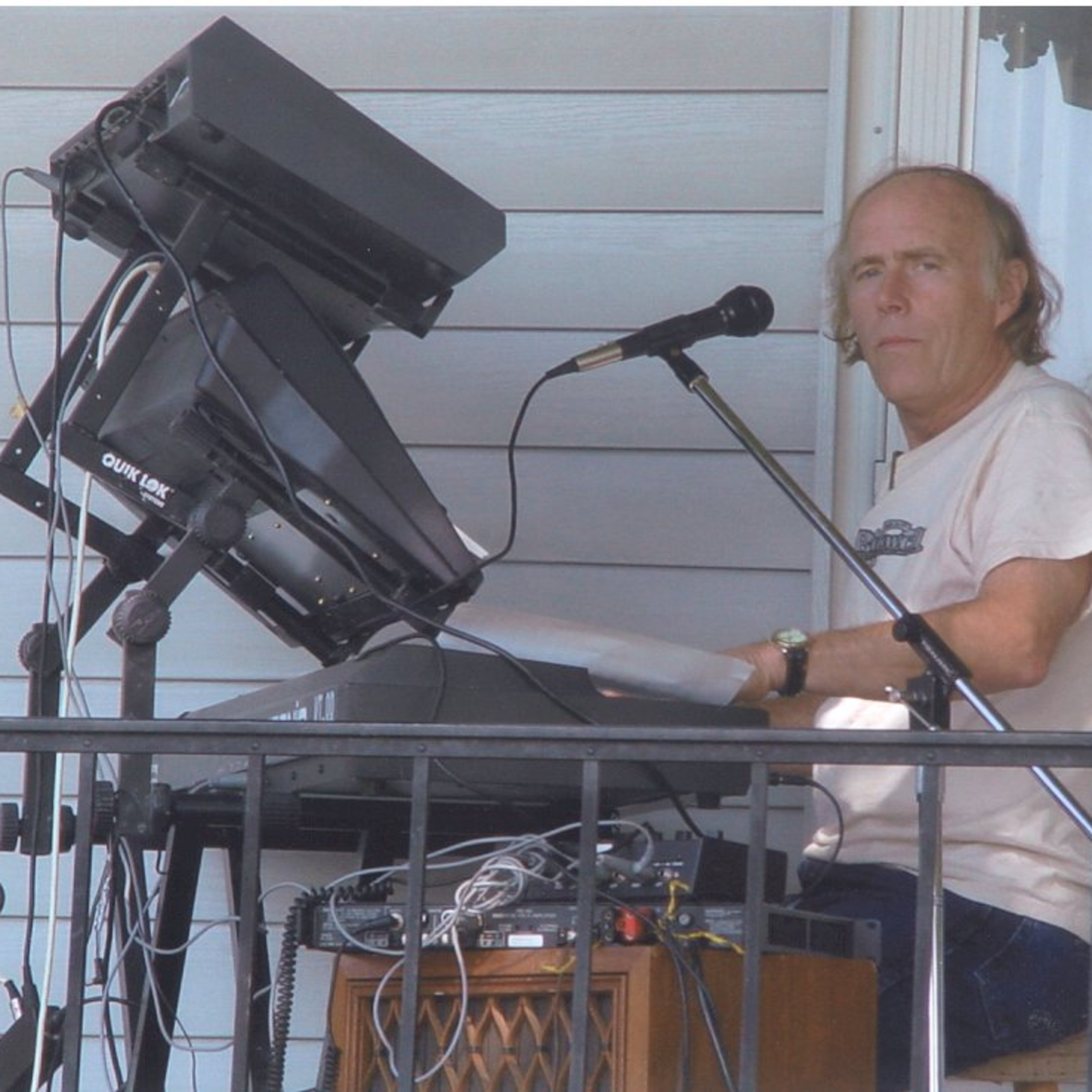 Bruce Maccabee - The Music Master - Sample Music from his CDs with computerized FX