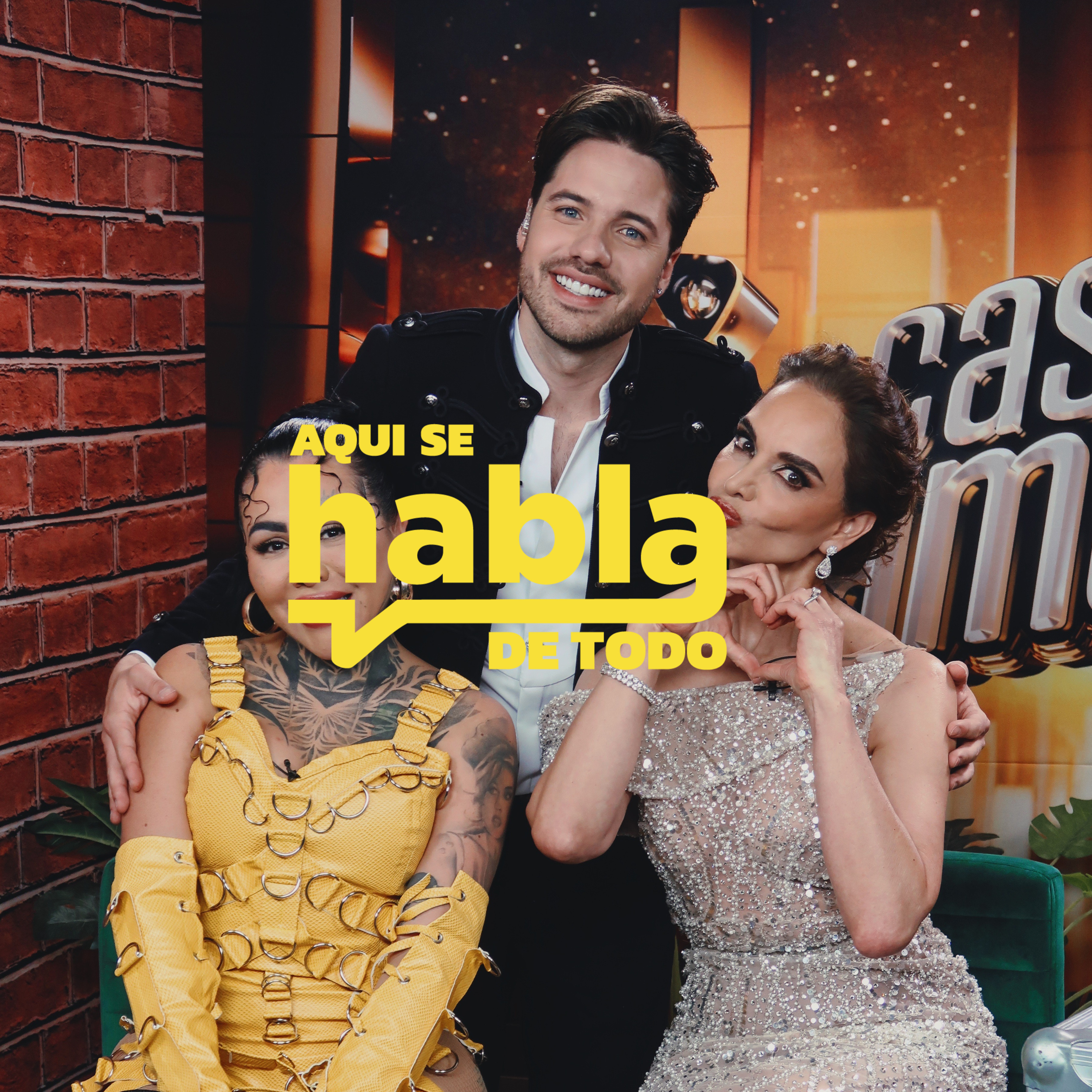 Portada de HOLA HELLO