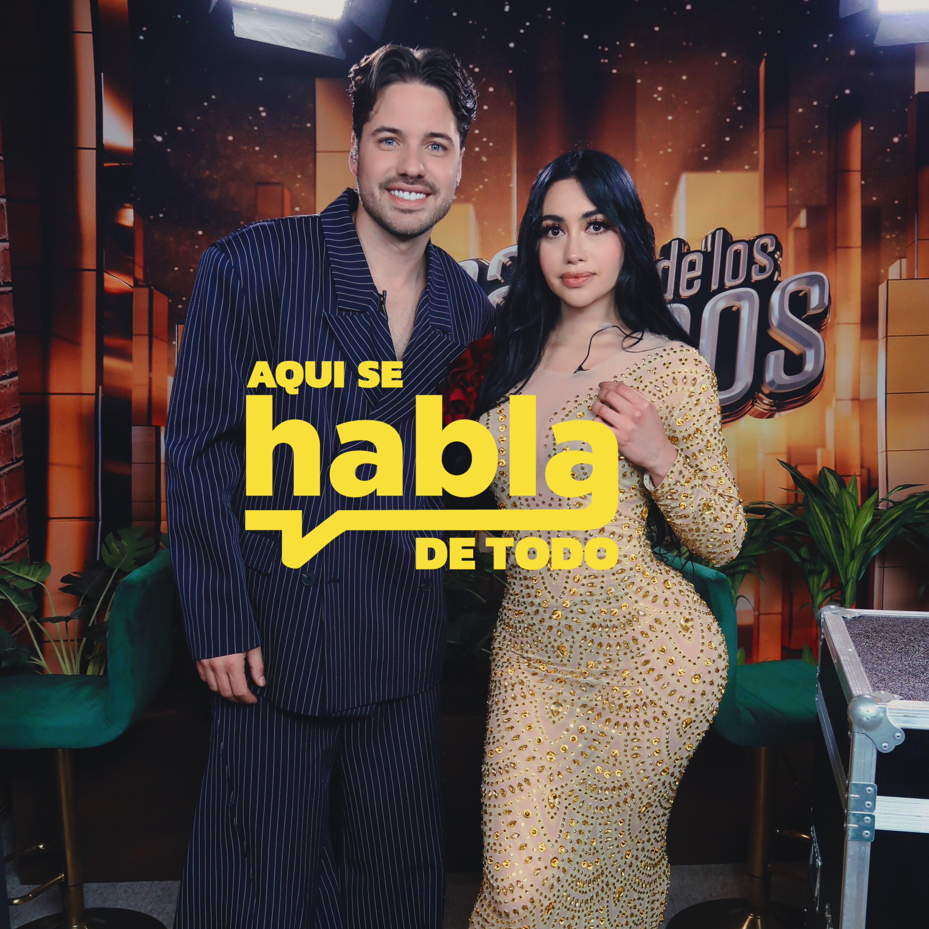 Portada de HOLA HELLO