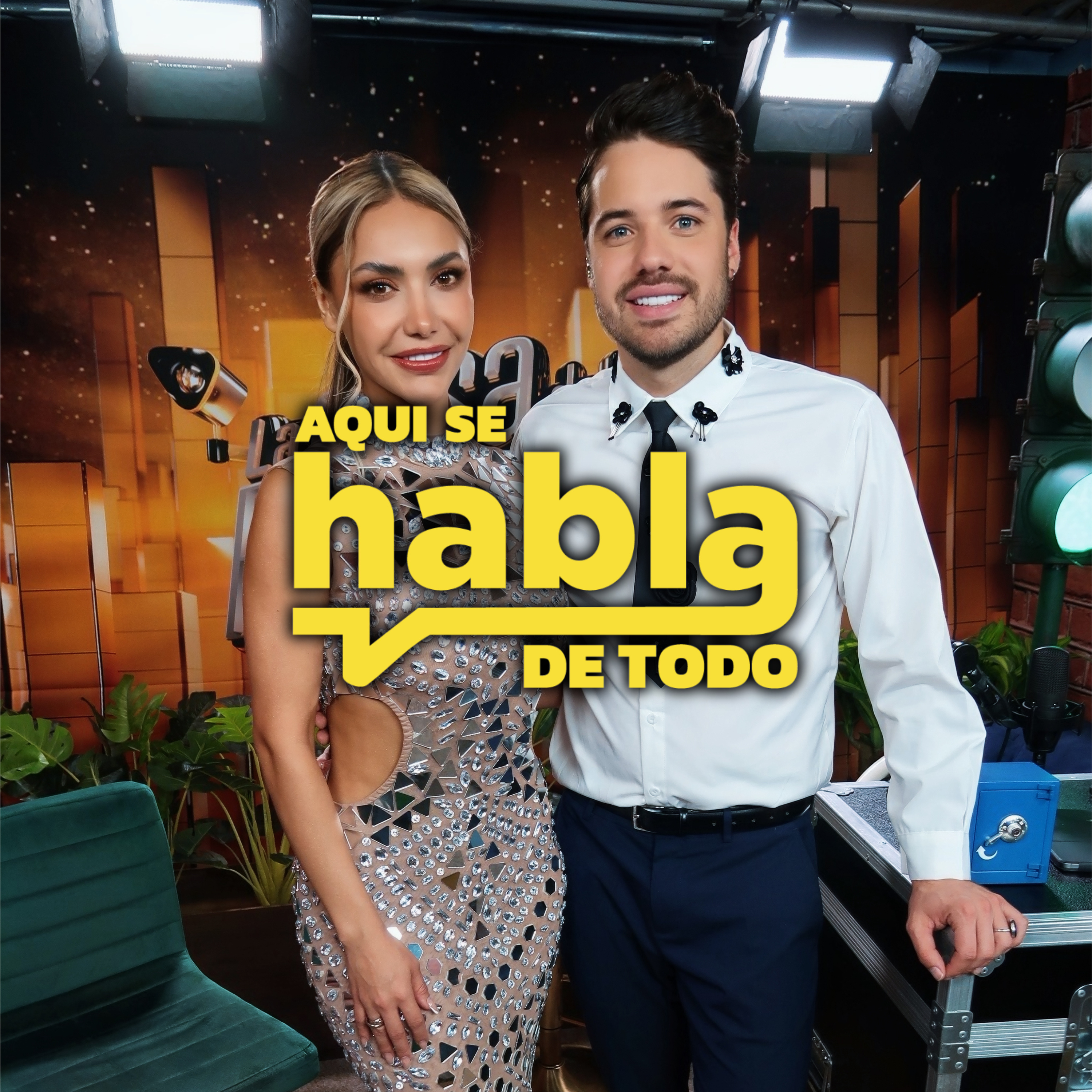 Portada de HOLA HELLO