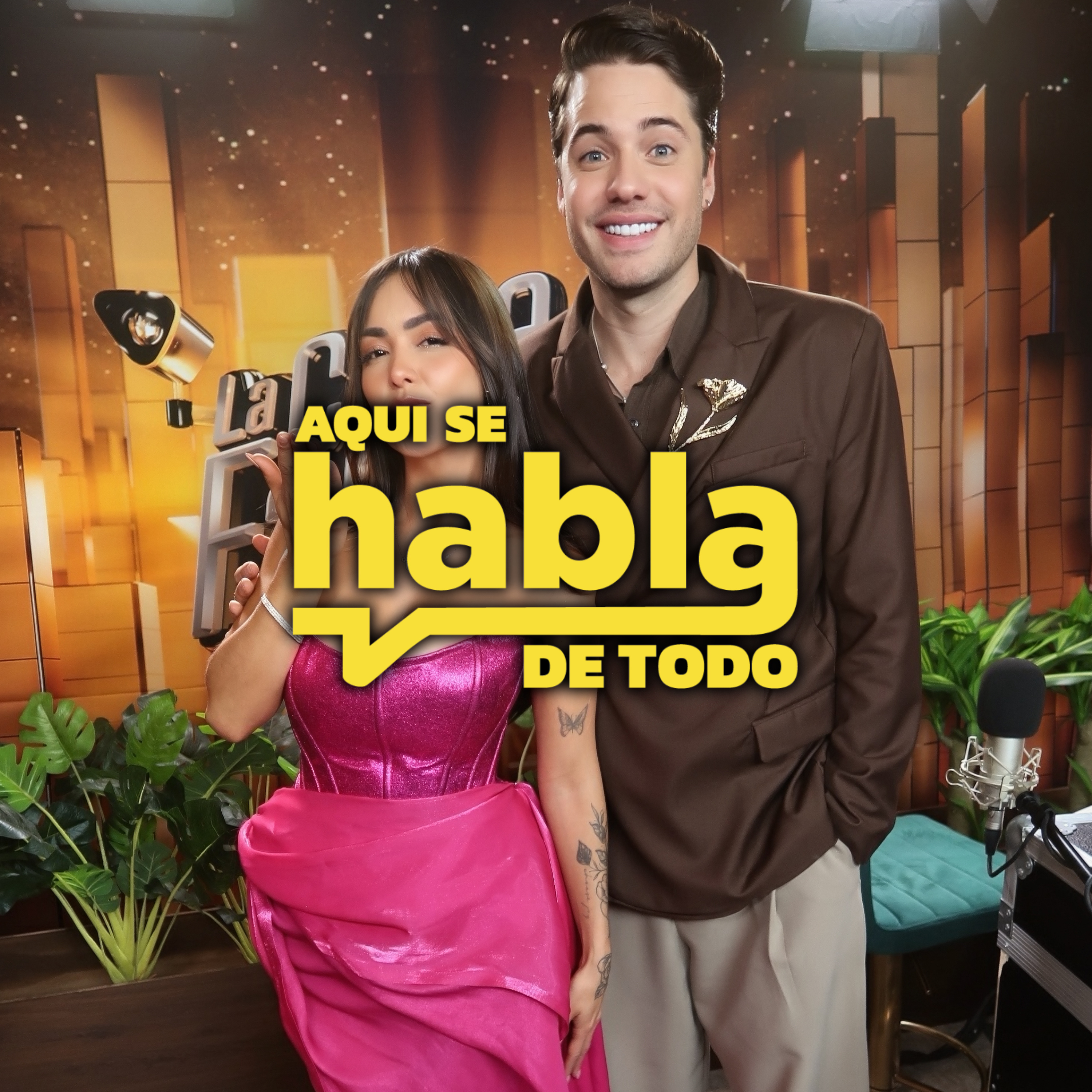 Portada de HOLA HELLO