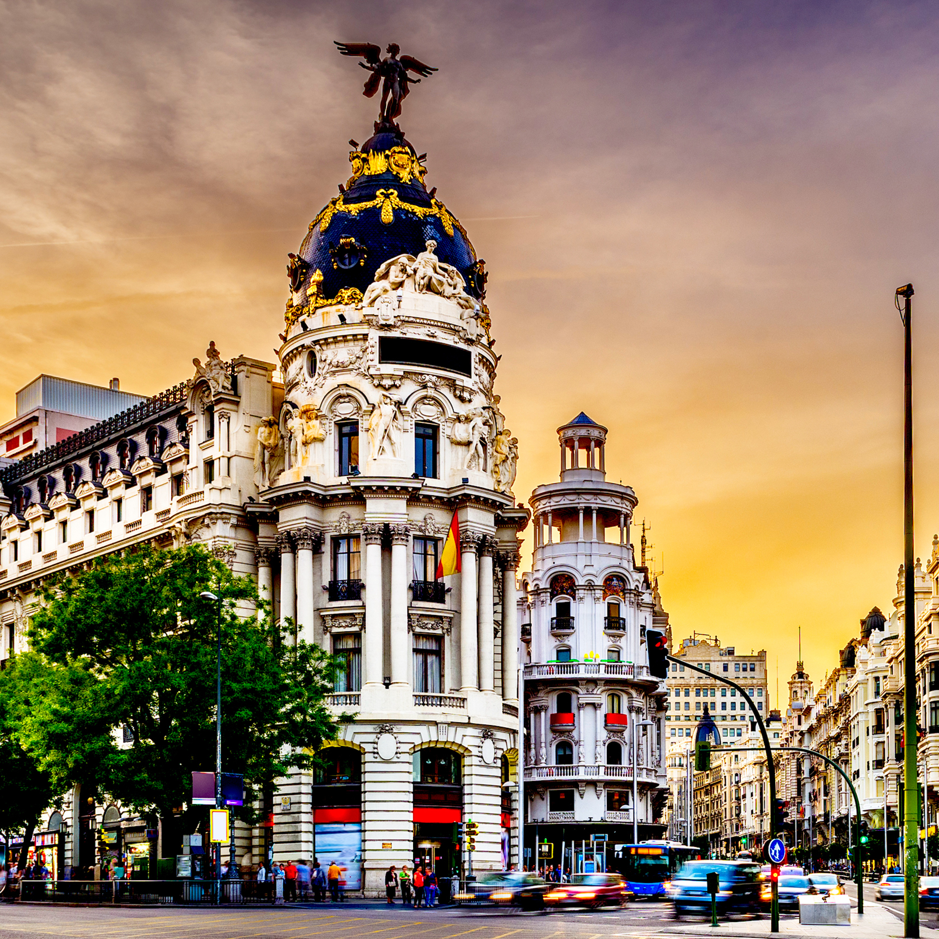 Immerse Yourself in Spanish Mastery with Native Speakers