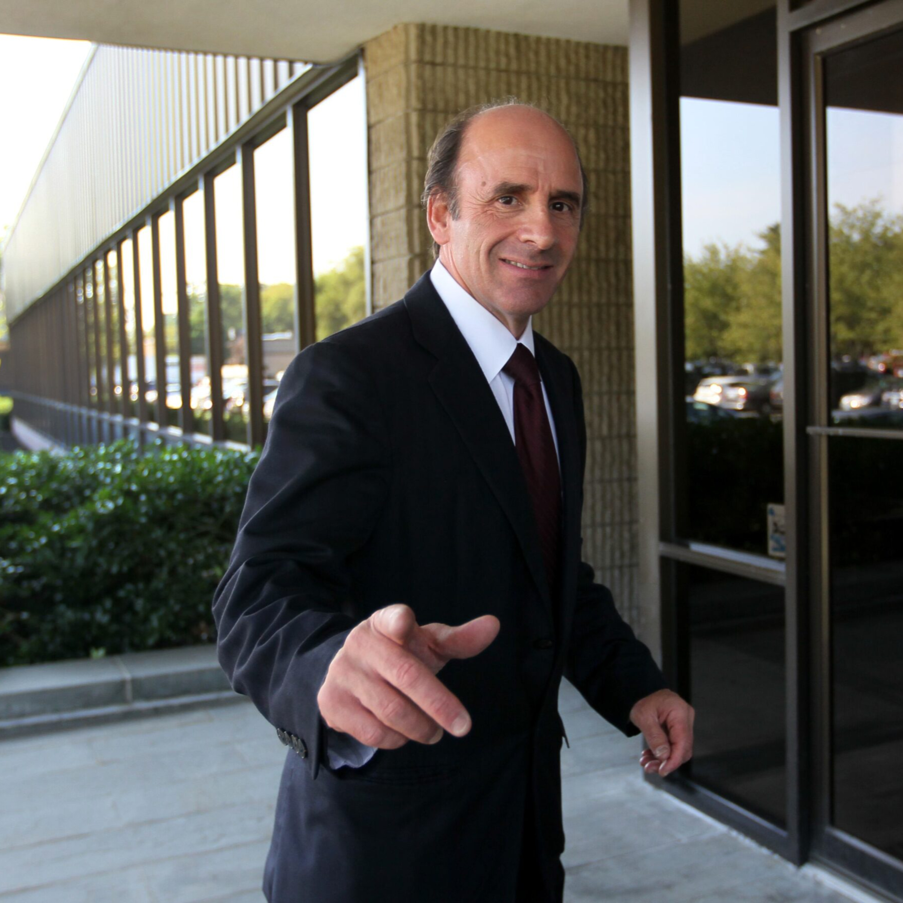EP 246 - Arthur Demoulas and Market Basket episode artwork