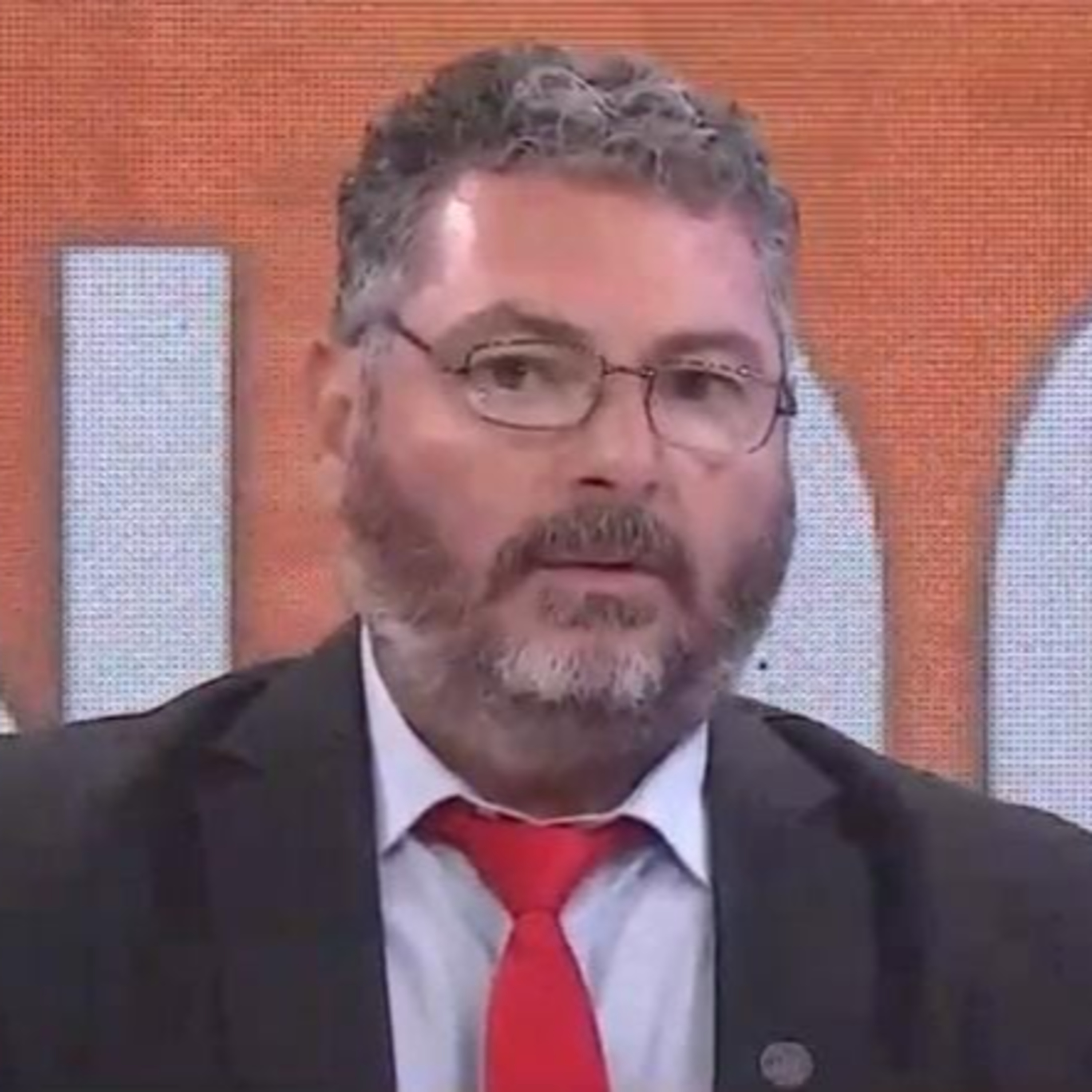 Carlos Dieguez: "No es fácil meter presos a 3 jefes policiales" episode artwork
