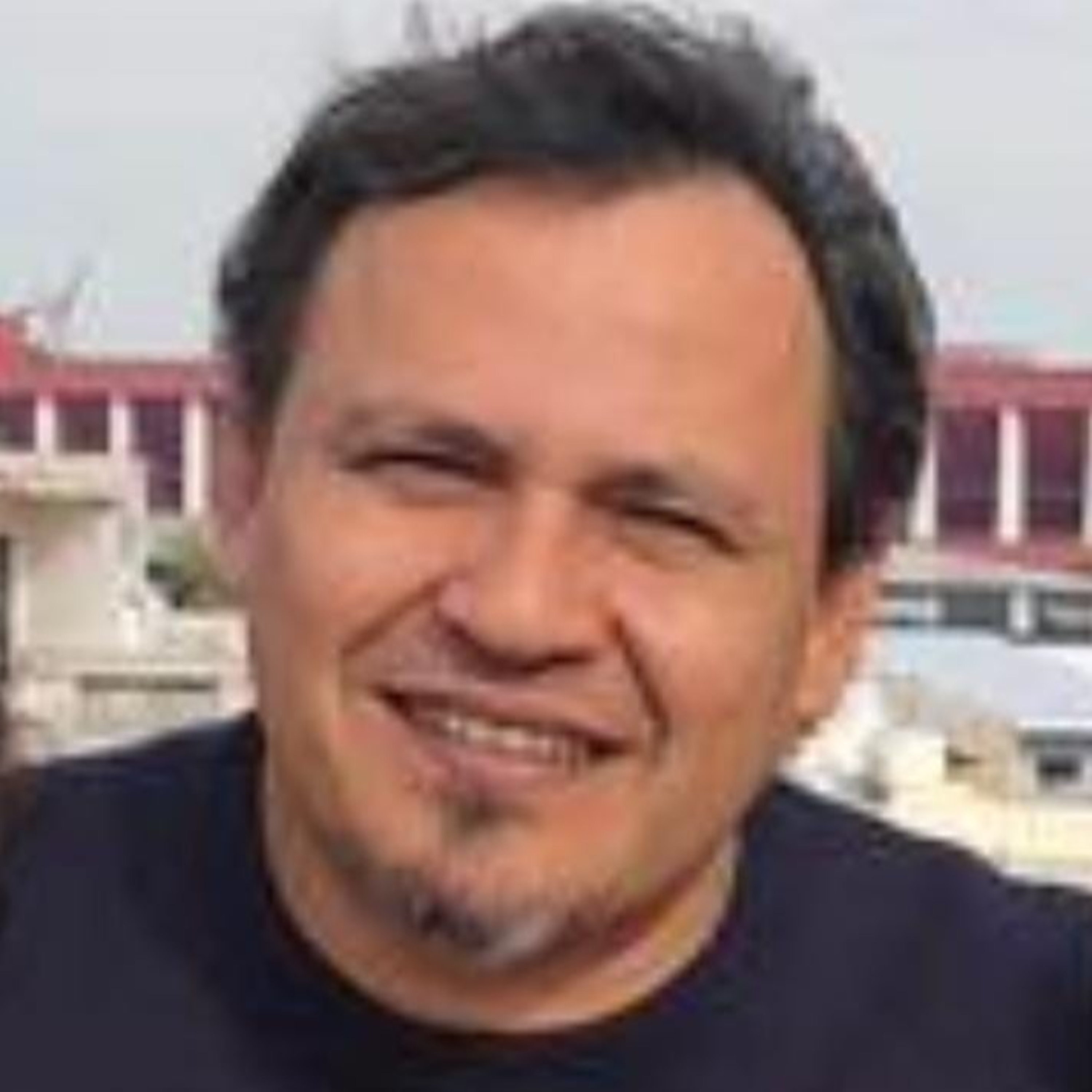 David Benítez: "Buscamos ayudar a los más necesitados e invitar a reflexionar sobre la desigualdad" episode artwork