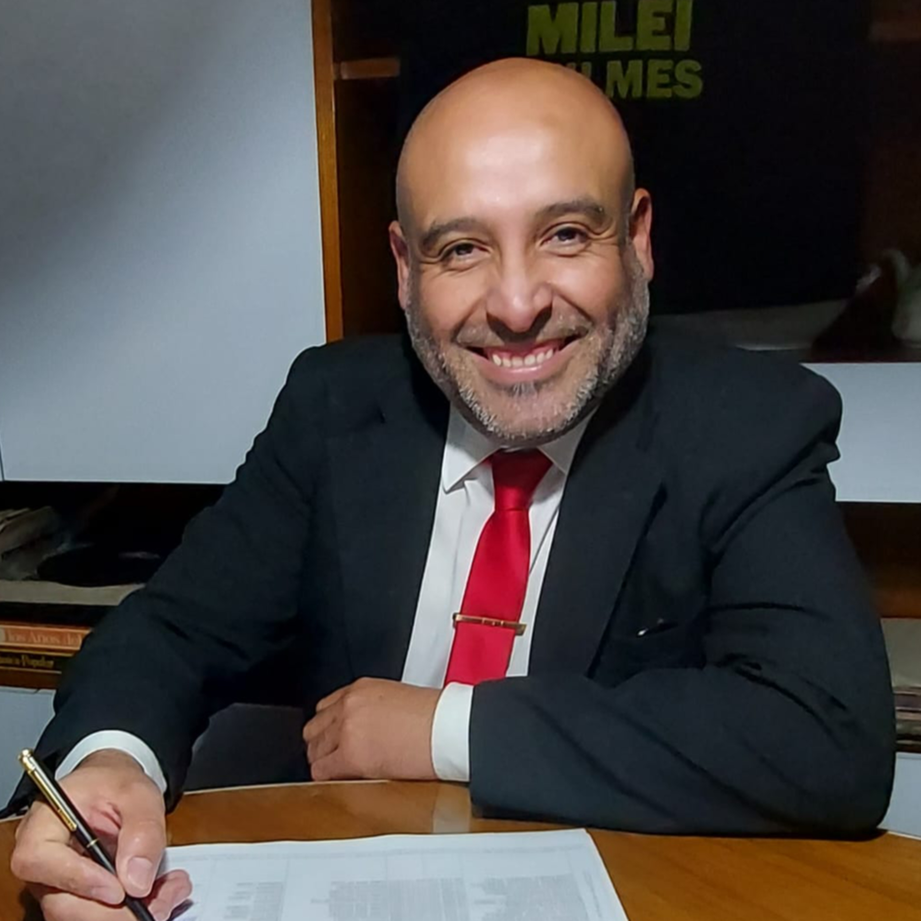 Miguel Lezcano: "Tenemos que pasar la "motosierra" y achicar los gastos municipales" episode artwork