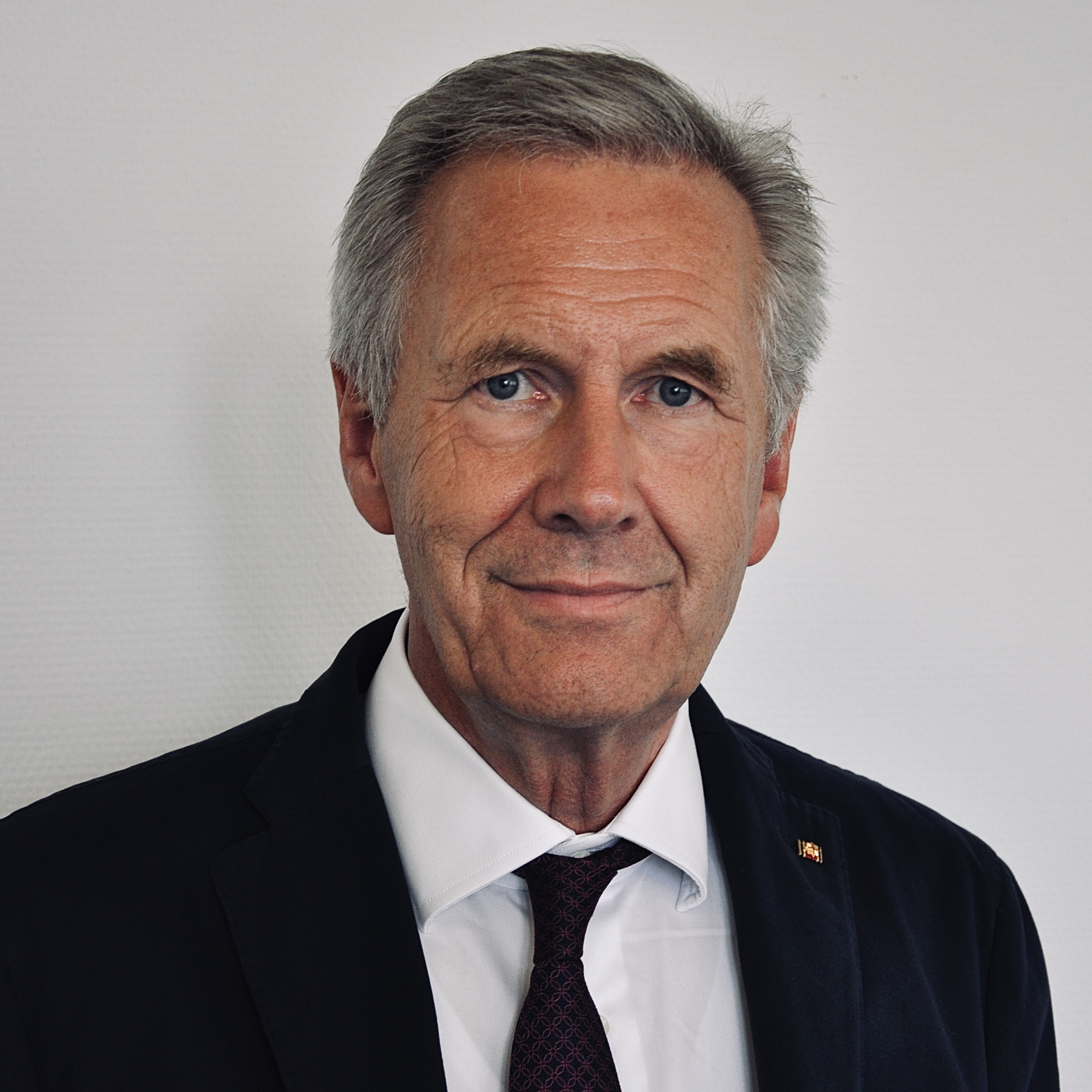 Jung in der Gesellschaft