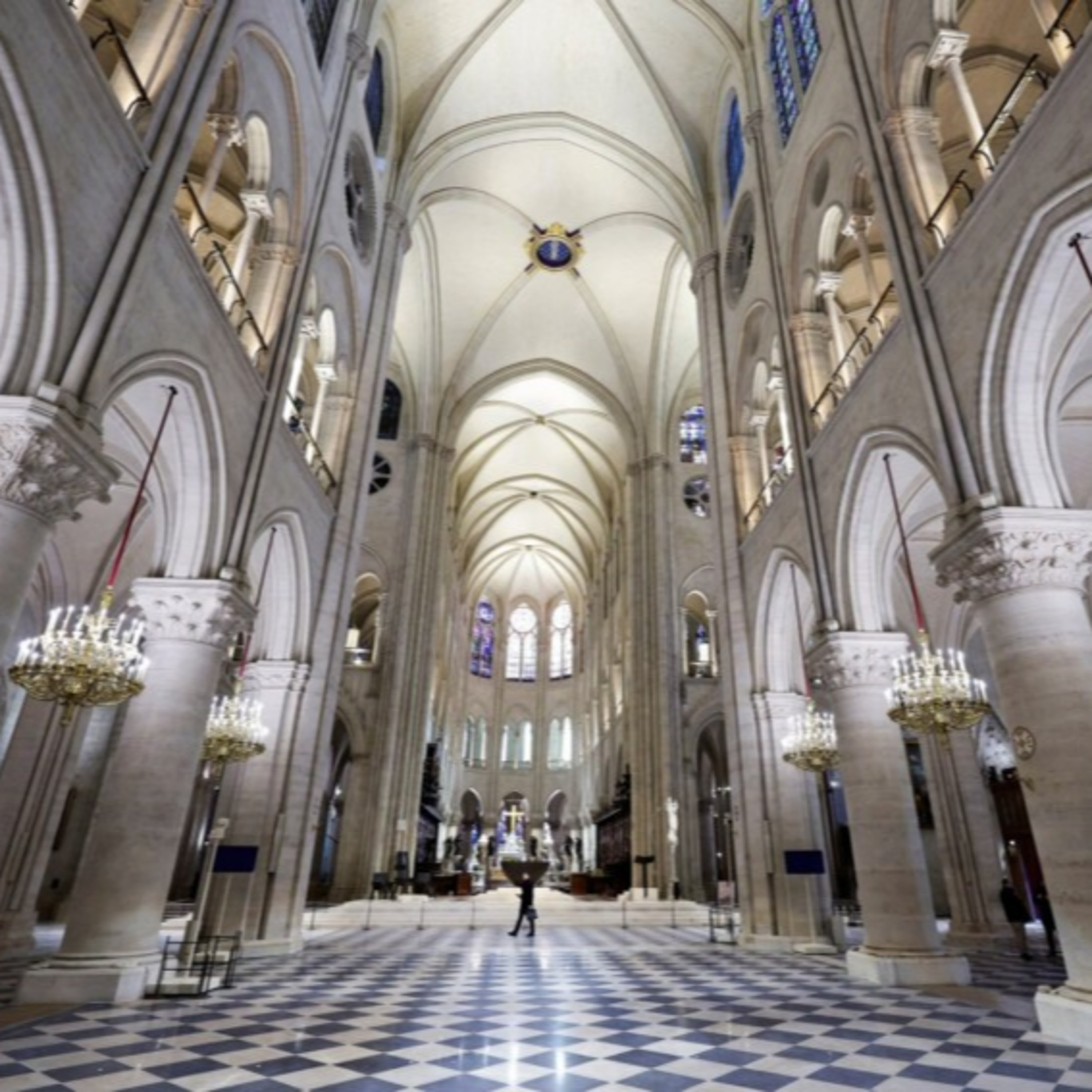 Capítulo 661: Nos vamos de creperías y visitamos la Catedral de Notre Dame episode artwork