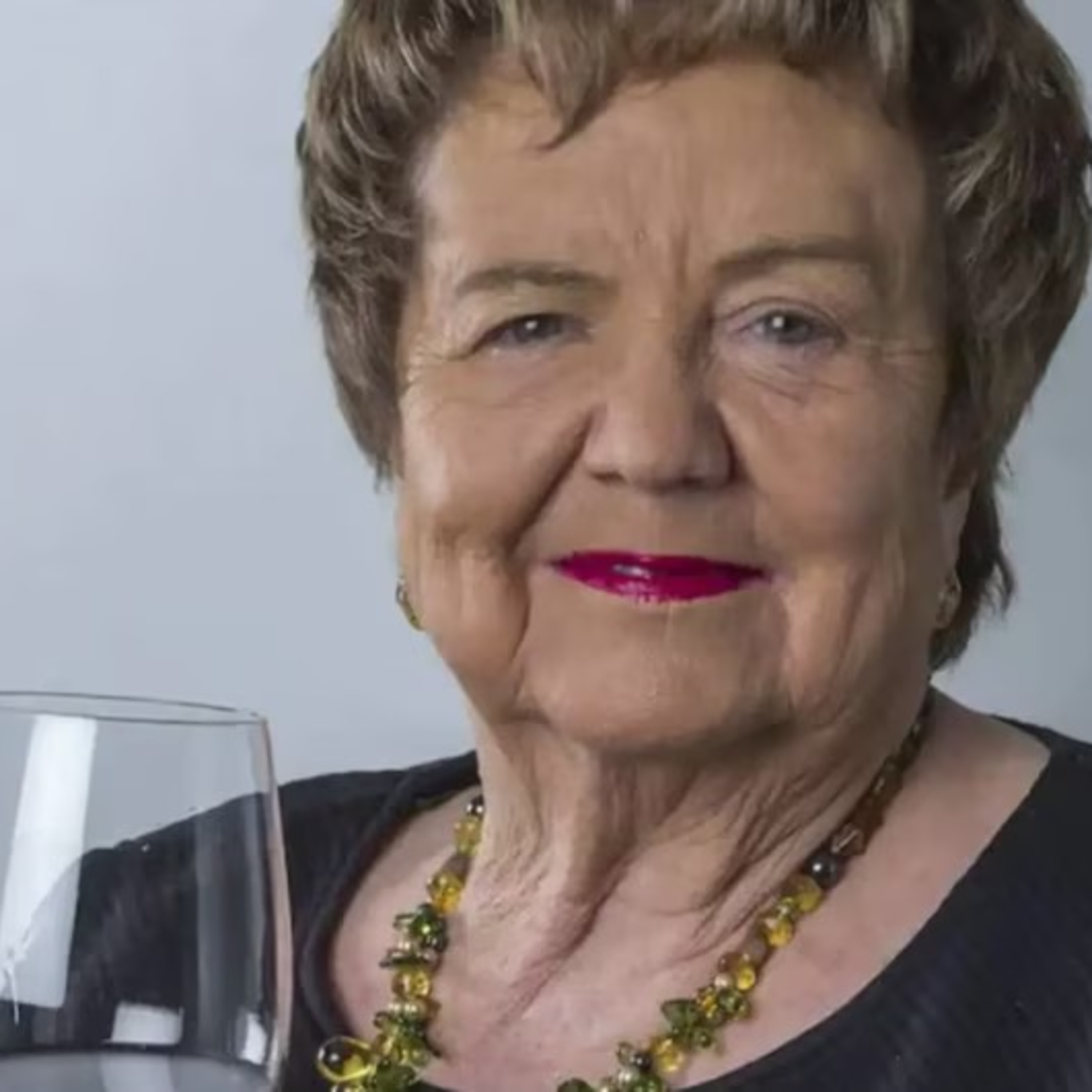 ISABEL MIJARES, JAMES SUCKLING en ARGENTINA Y CAÍDA del CONSUMO. episode artwork