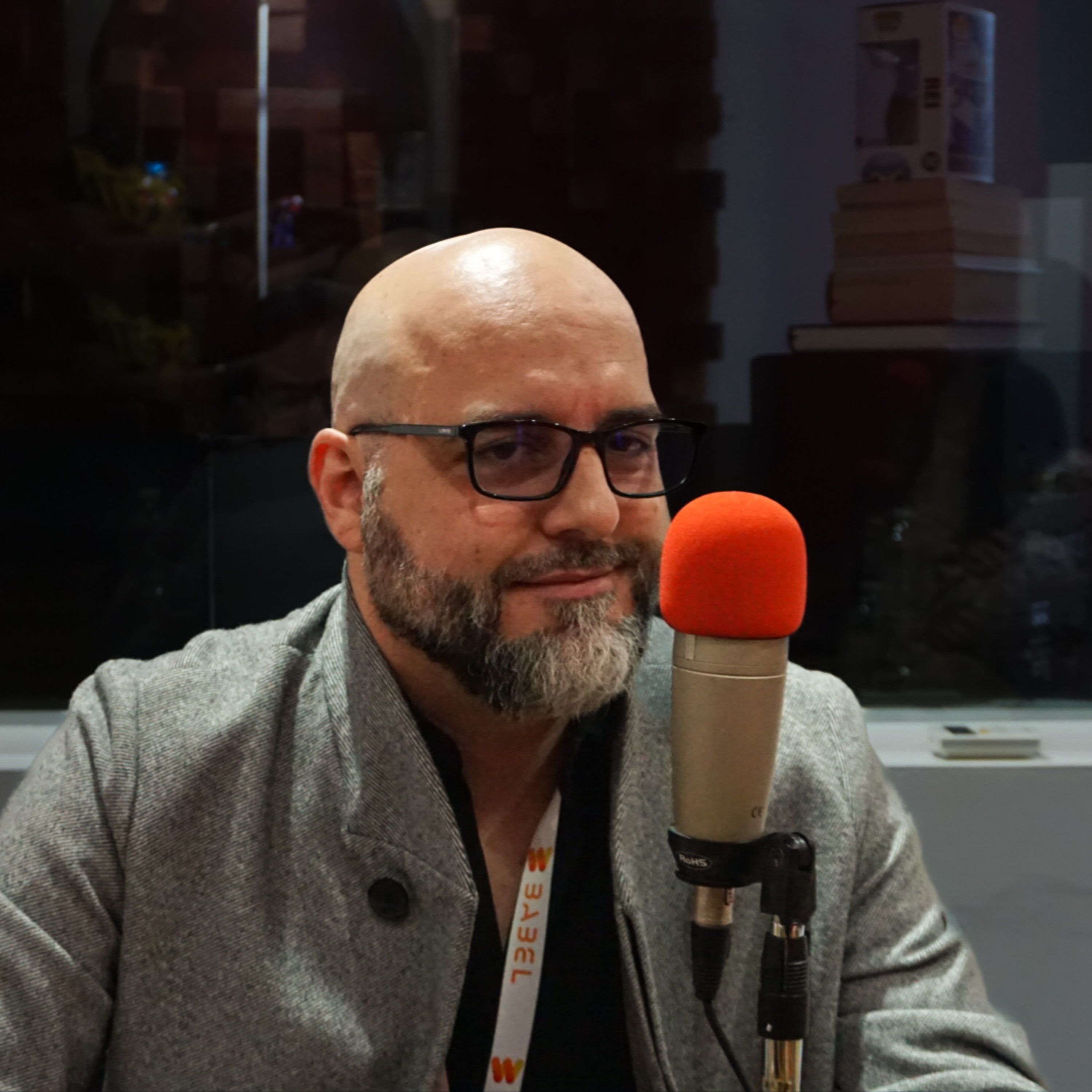 Adopción de la IA en organizaciones.Hoy nos acompaña César Oviedo, Experto en IA