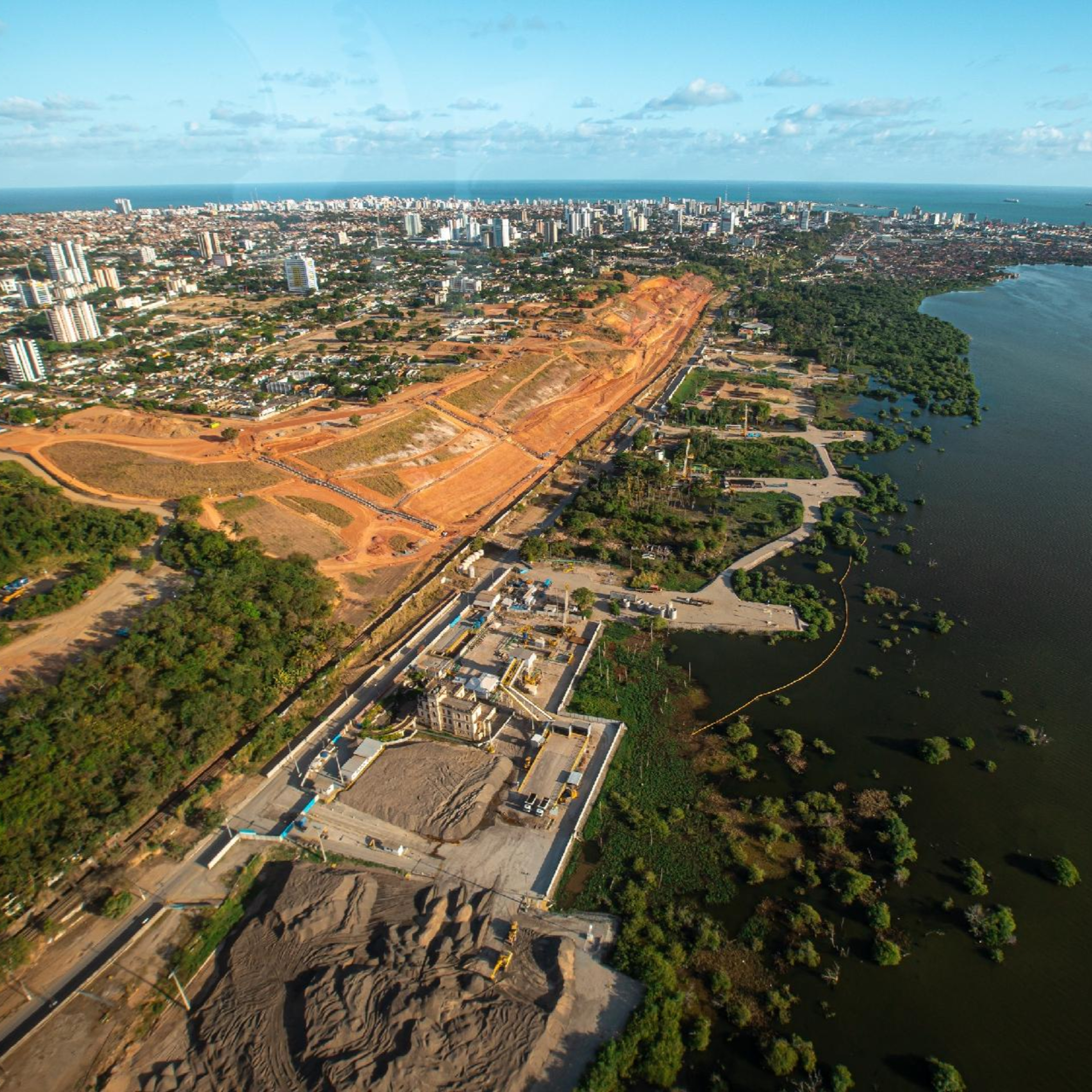 Coluna Atílio Bari