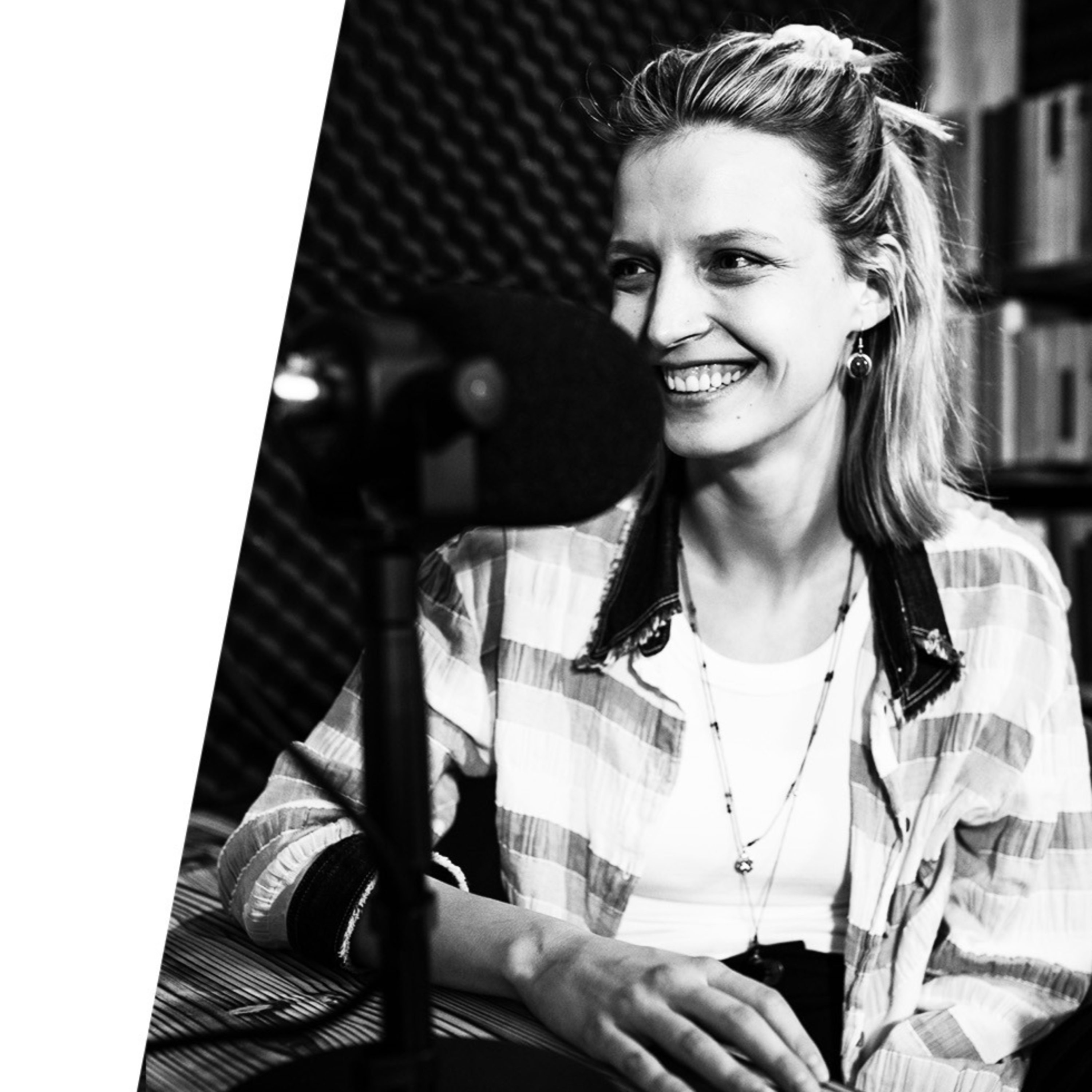 Herečka Simona Lewandowska: Po seriálu „Dobré ráno, Brno!” Začaly chodit i serióznější nabídky. Zlatá labuť je fajn parta. episode artwork