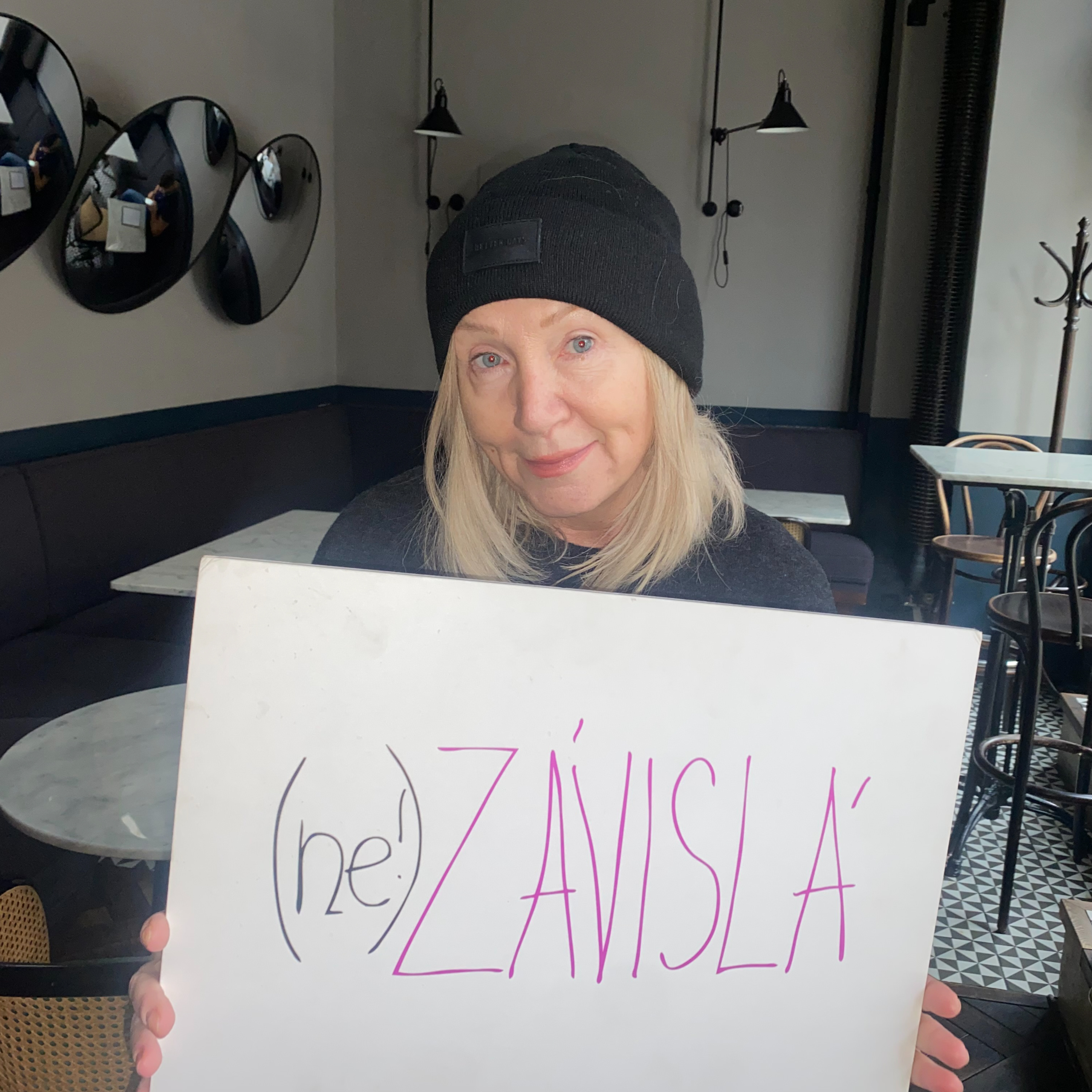 (ne!)ZÁVISLÁ