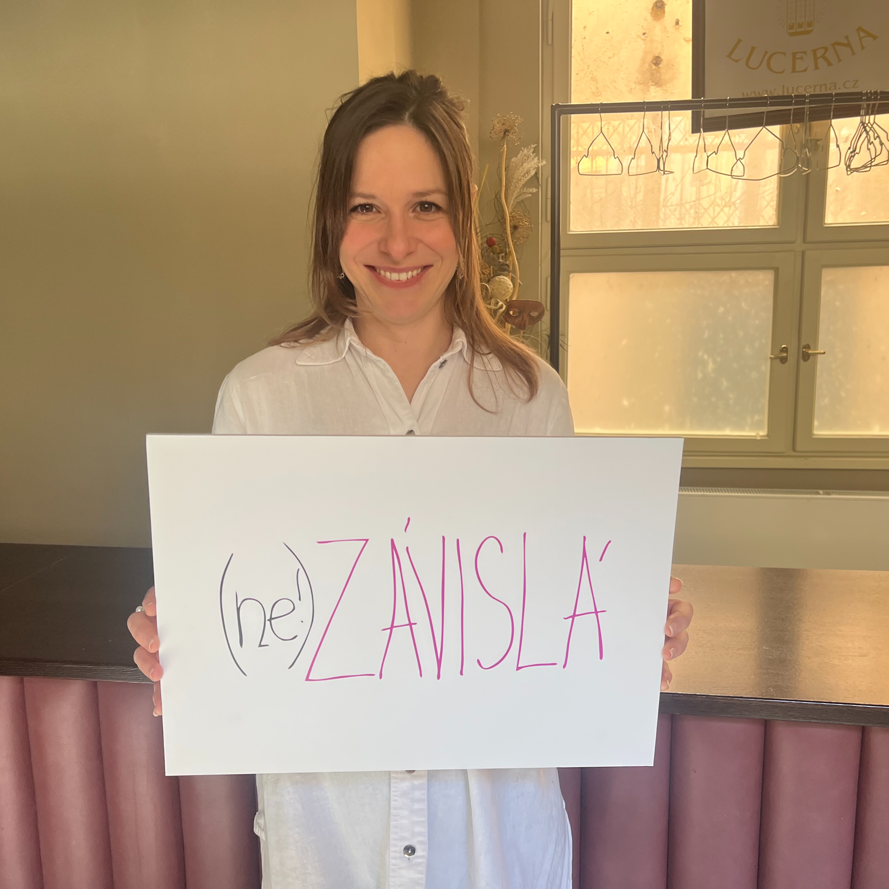 (ne!)ZÁVISLÁ