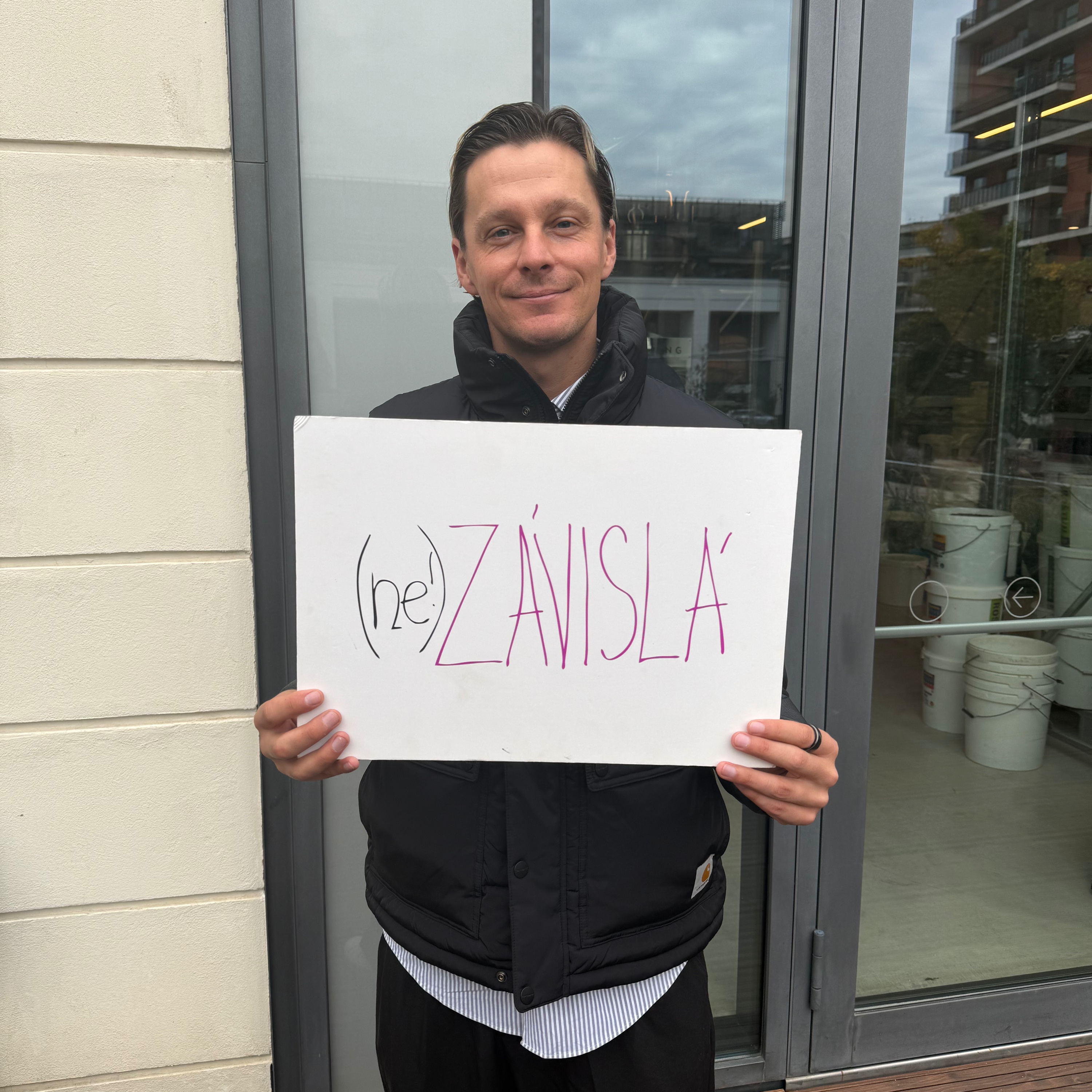 (ne!)ZÁVISLÁ