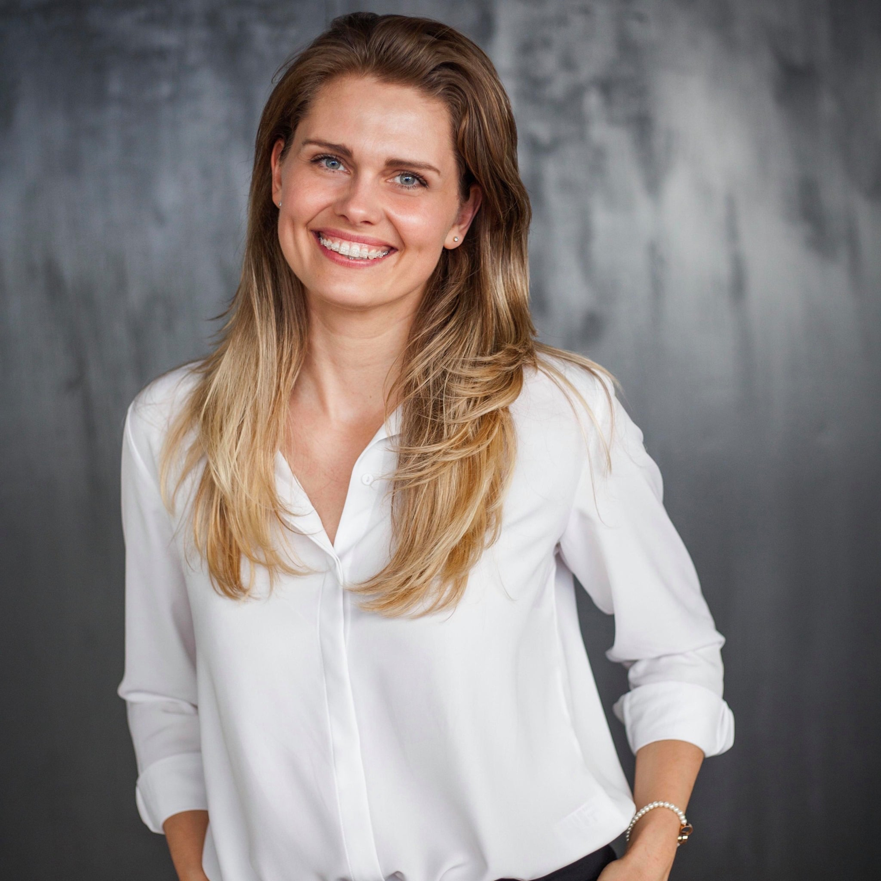 111.díl (ne!)ZÁVISLÁ: HR manažerka Klára Sedláčková o alkoholismu, bossingu a psychice na pracovišti episode artwork