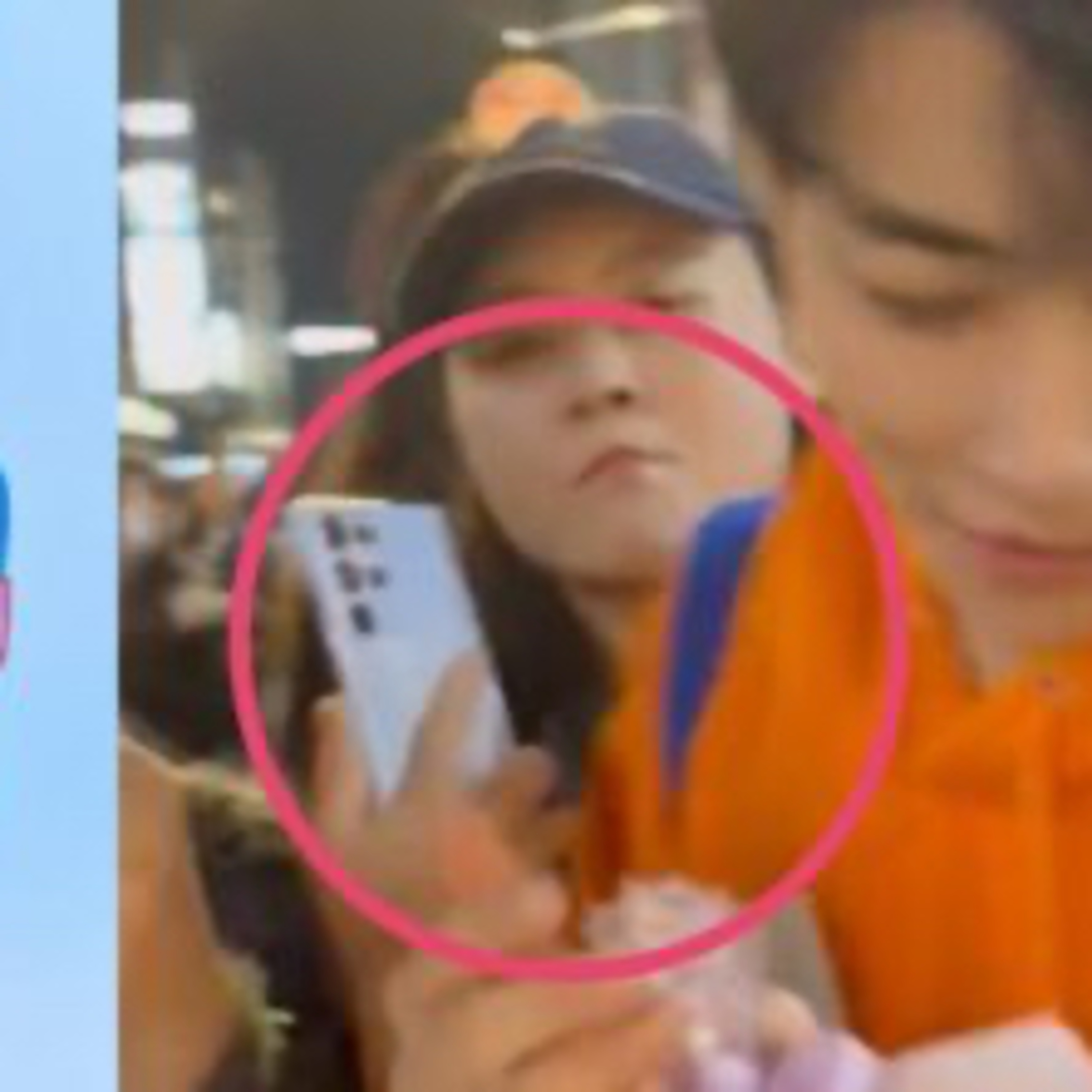 Popular 3rd Generation Astro MJ Faces Saesang Fan After Performance and etc