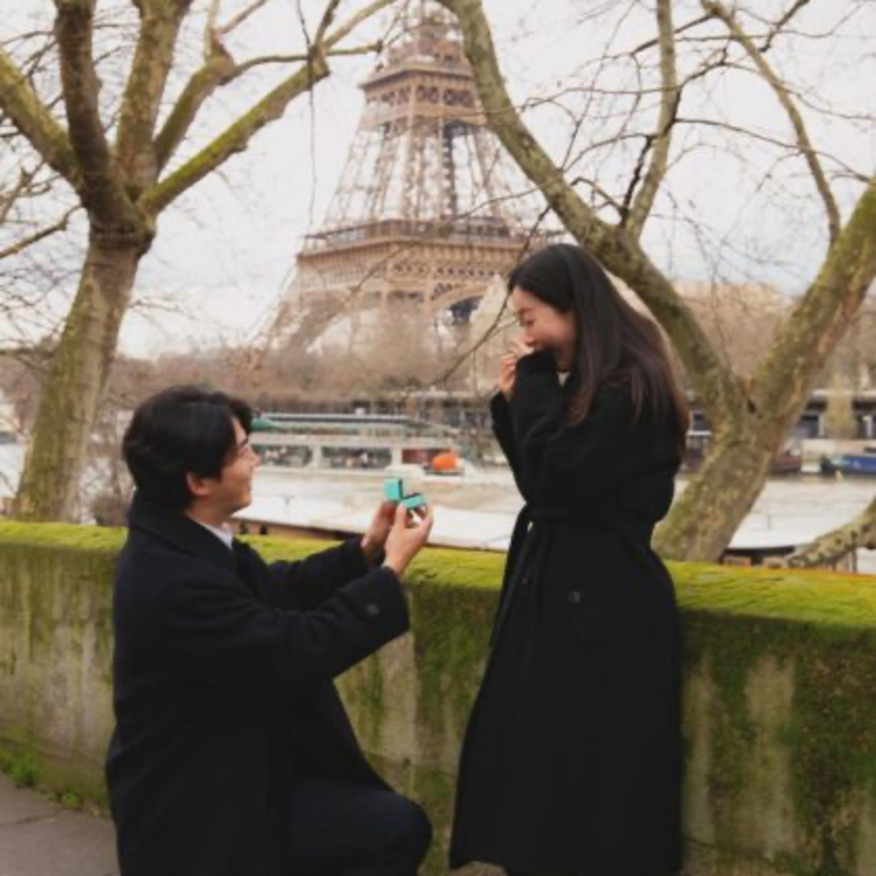 2PM’s Taecyeon Allegedly Caught Proposing To His Girlfriend In Never-Before-Seen Photos