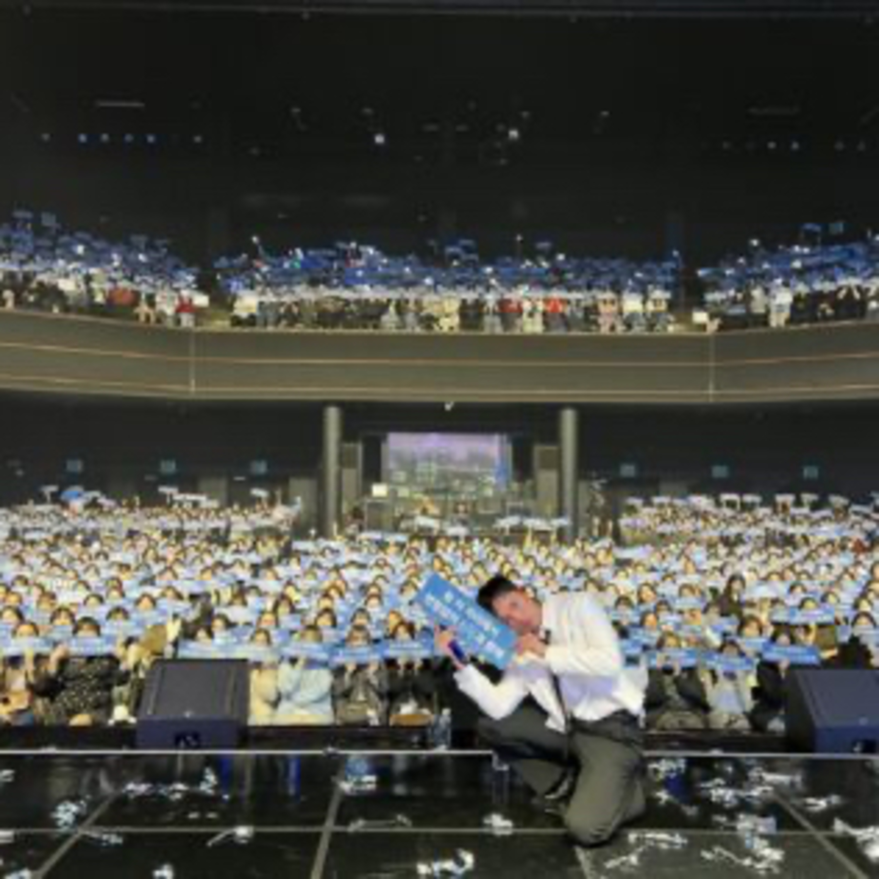 Popular 3rd-Gen K-Pop Idol Confesses The Unexpected Reason He Went To Church