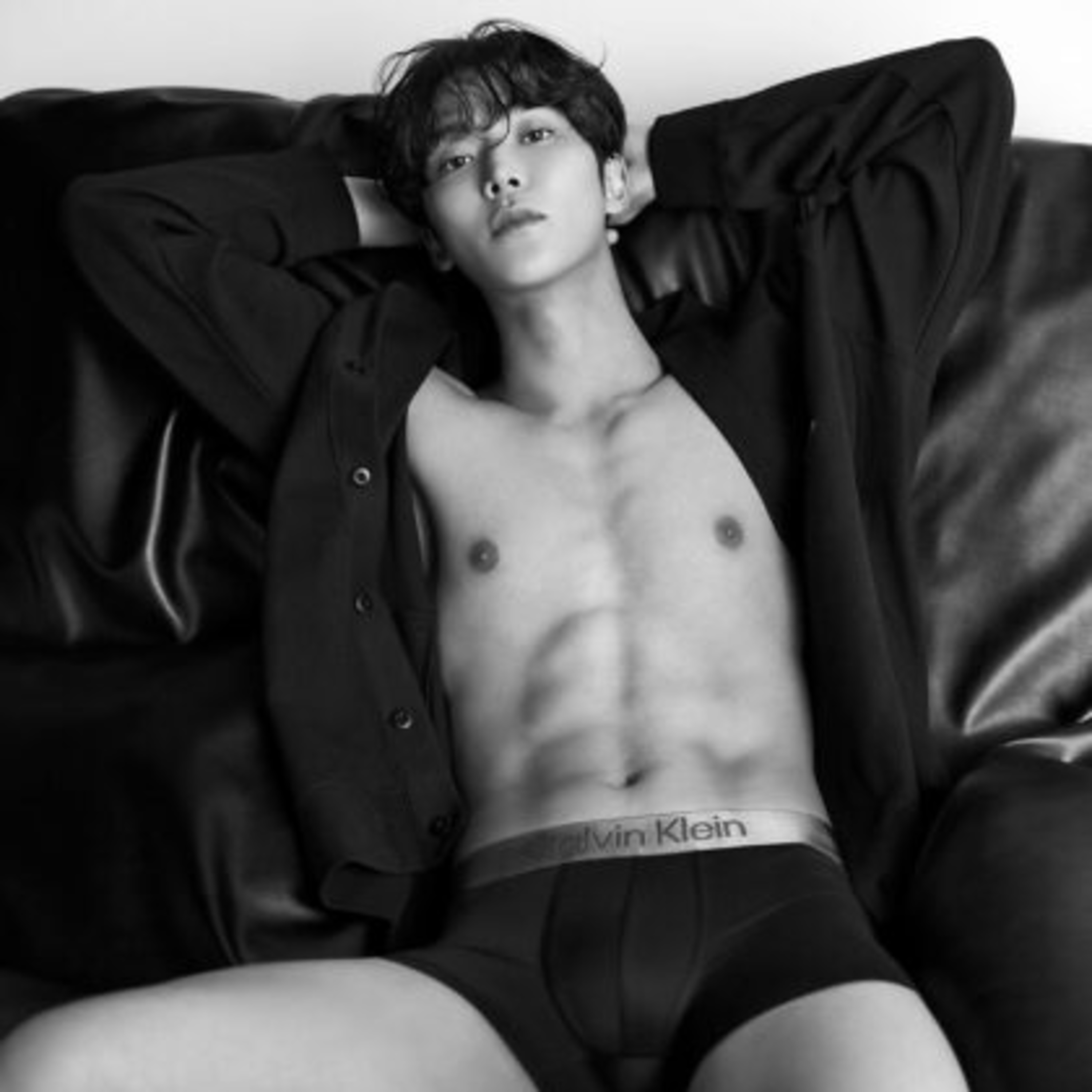Part 1/ Popular Idol-Turned-Actor Sparks Surprise With His Shockingly Sexy Calvin Klein Photoshoot