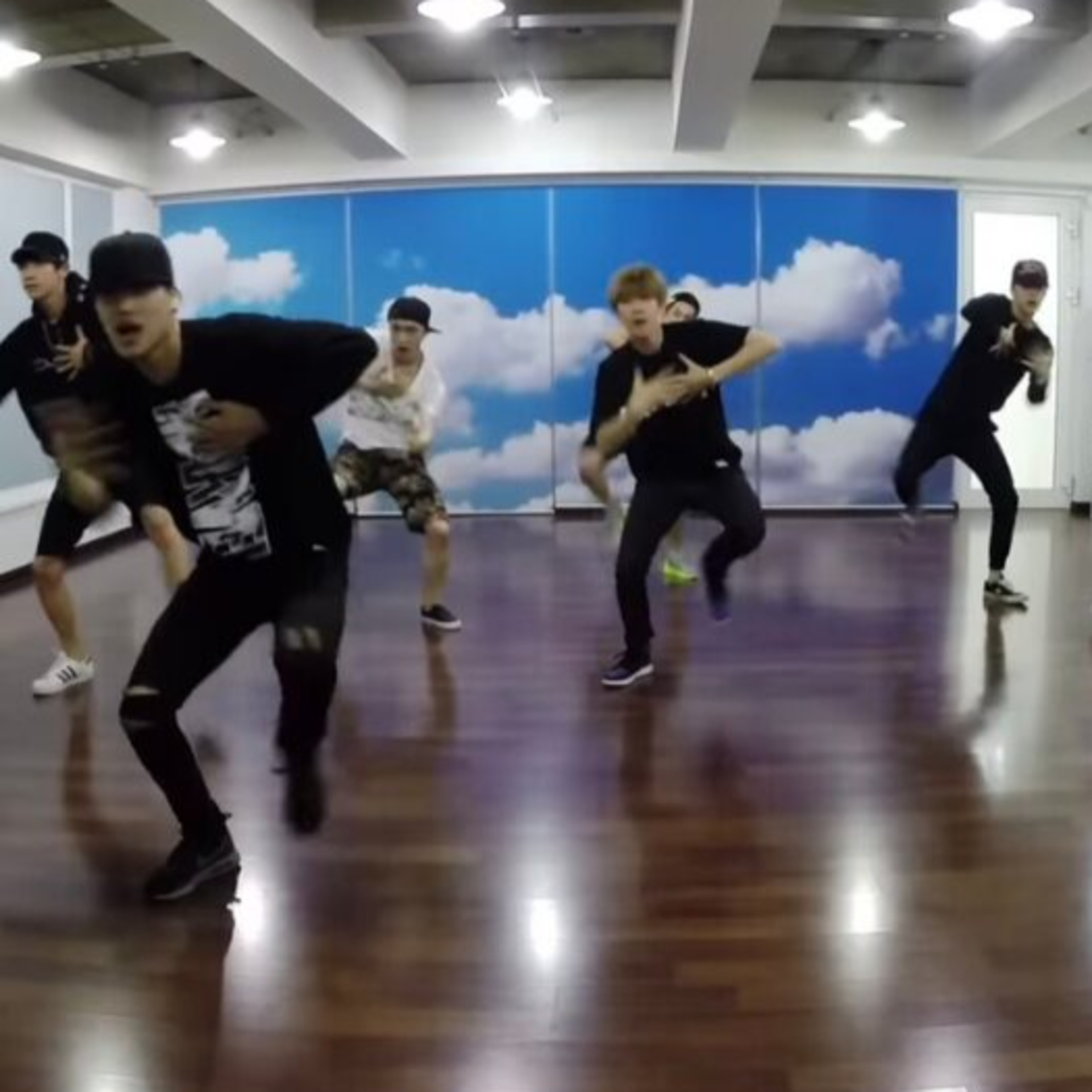 Part 2/ EXO’s Lay Goes Viral For Allegedly Recreating SM Entertainment At His New Company