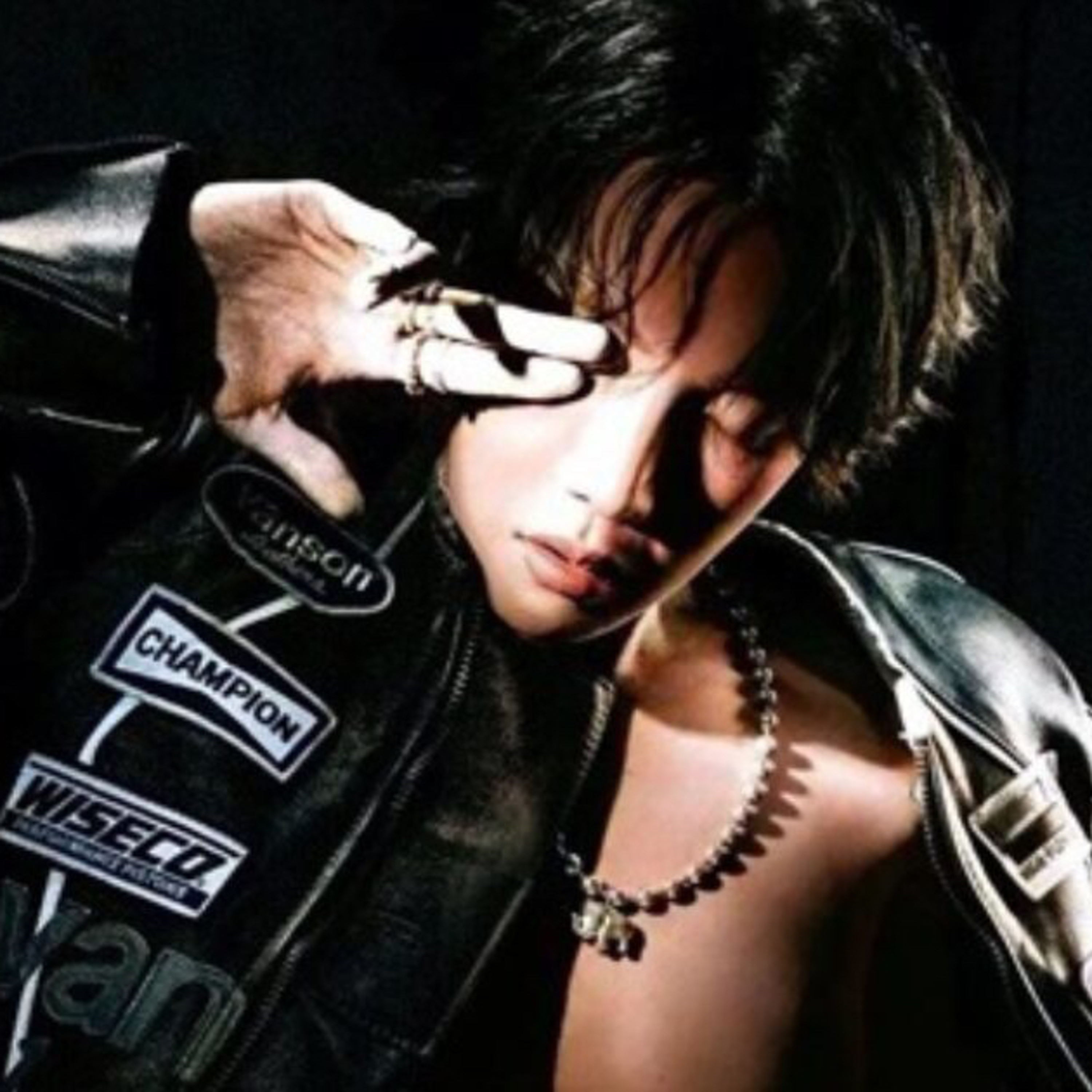 “Contoured Abs” — BTS’s J-Hope Faces Harsh Criticism Of His Recent Appearance
