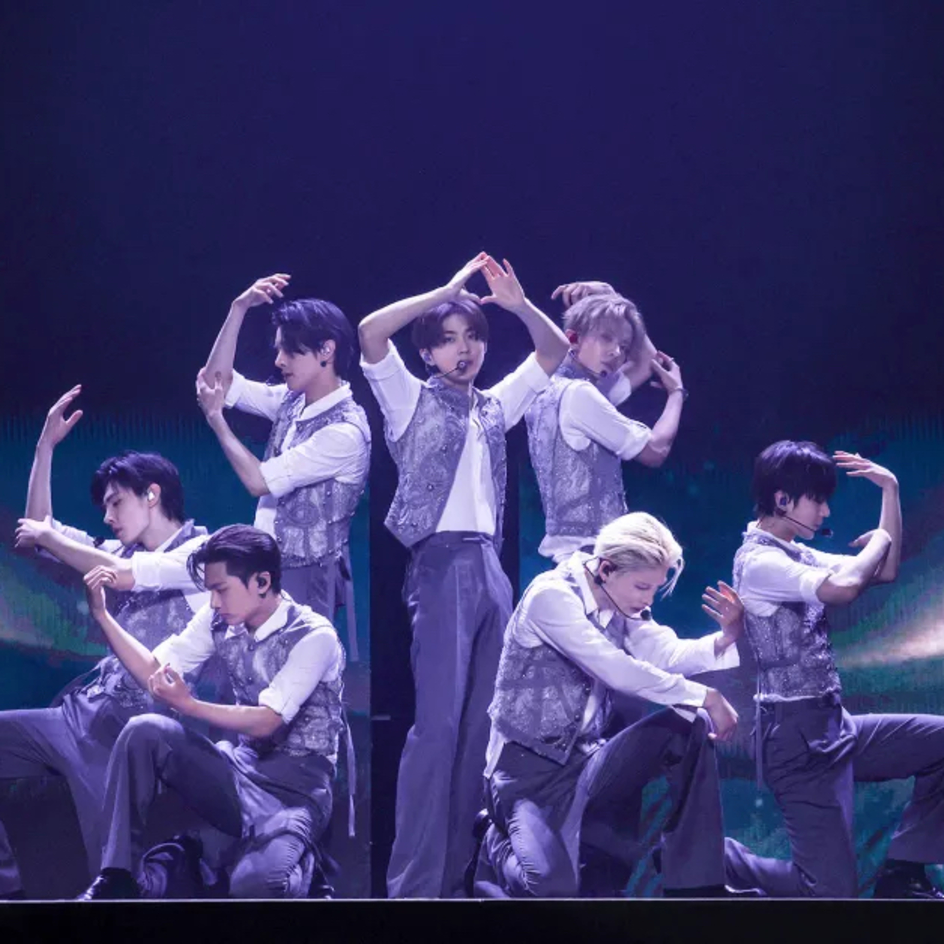THE 12 BEST MOMENTS OF ENHYPEN’S ‘WALK THE LINE’ U.S. TOUR KICK-OFF IN NEW YORK