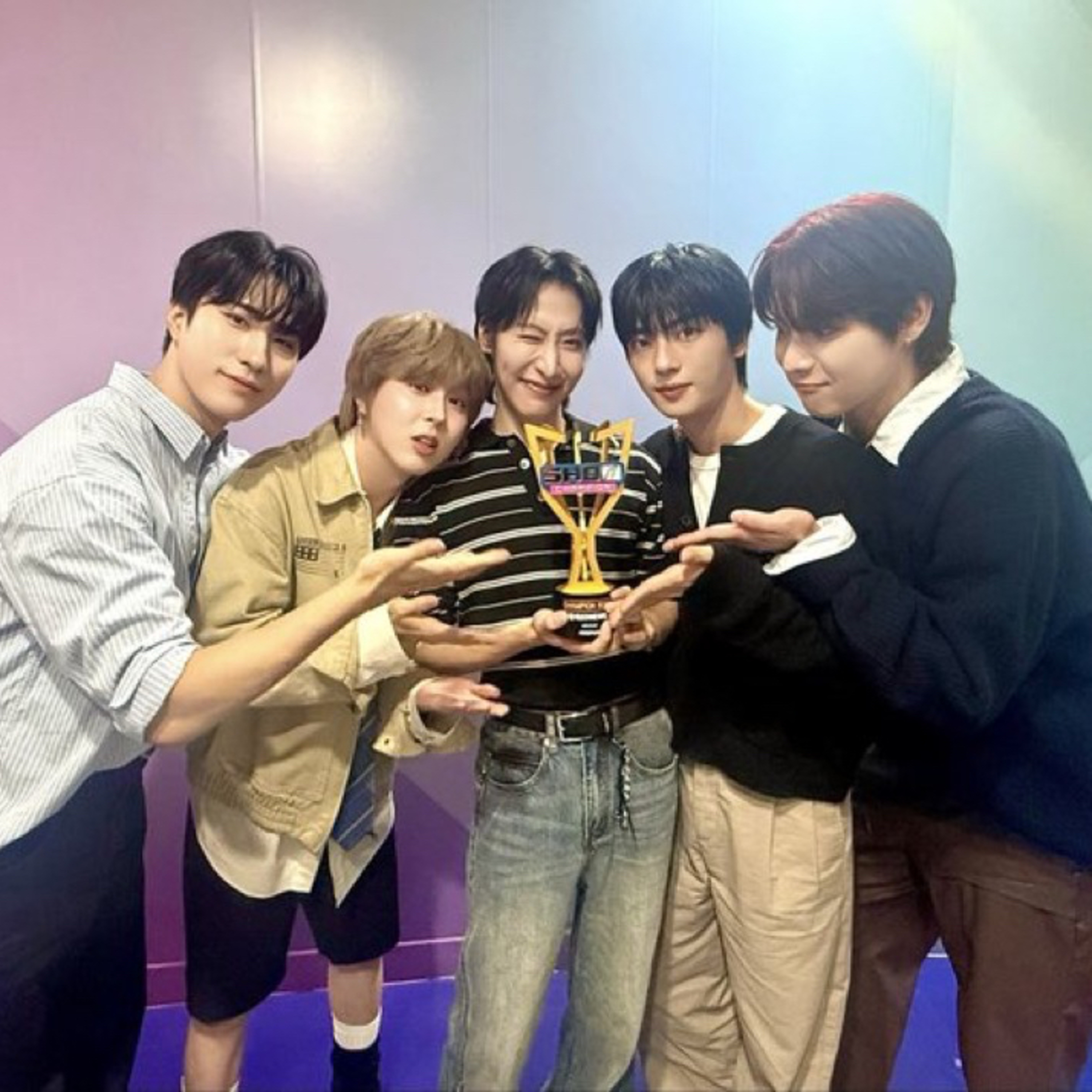 Never Give Up: K-Pop Group Get First Music Show Wins 10 Years After Debut, Sparking Deep Emotions