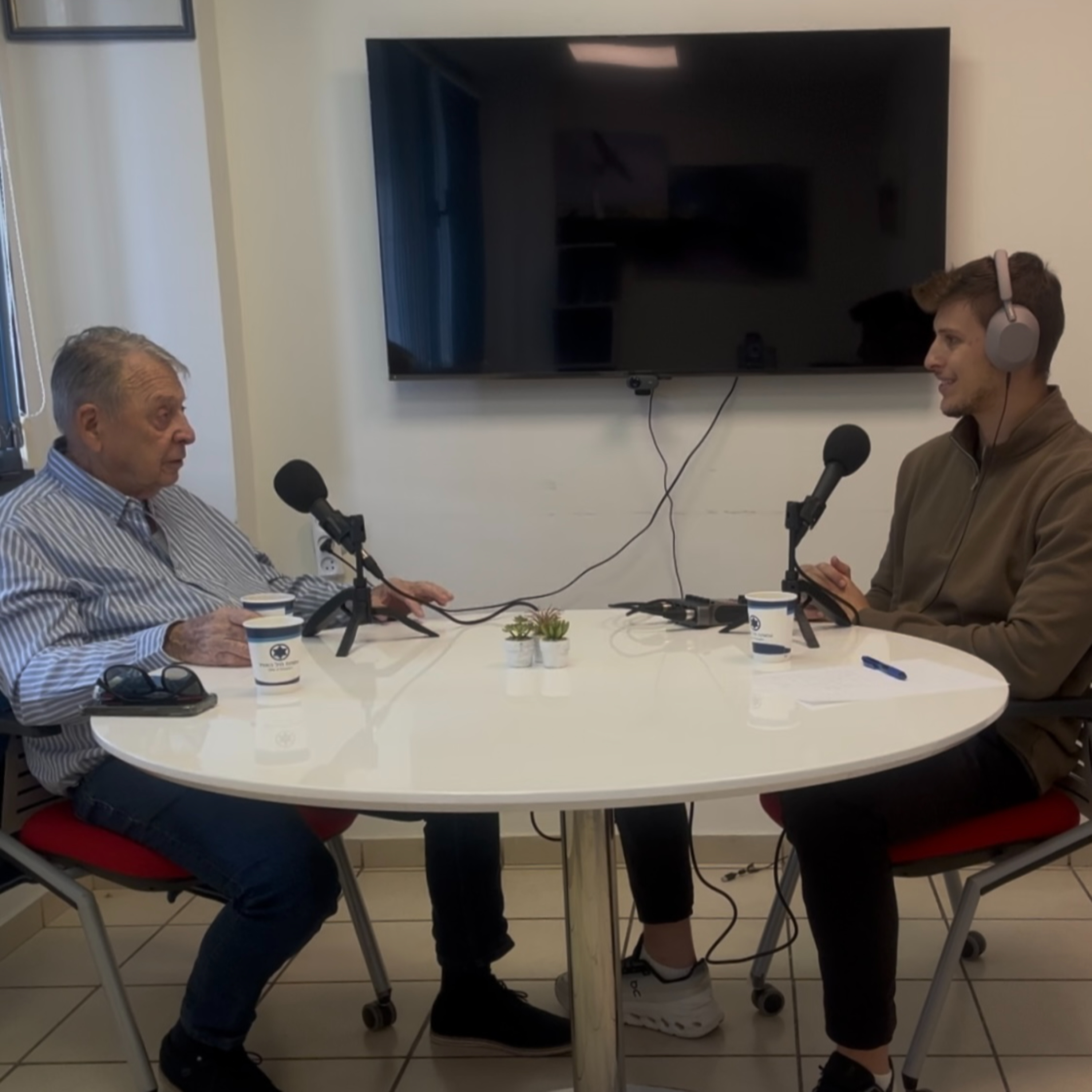 פרק 16: גיורא בר ניר - מתקומה לשחקים episode artwork