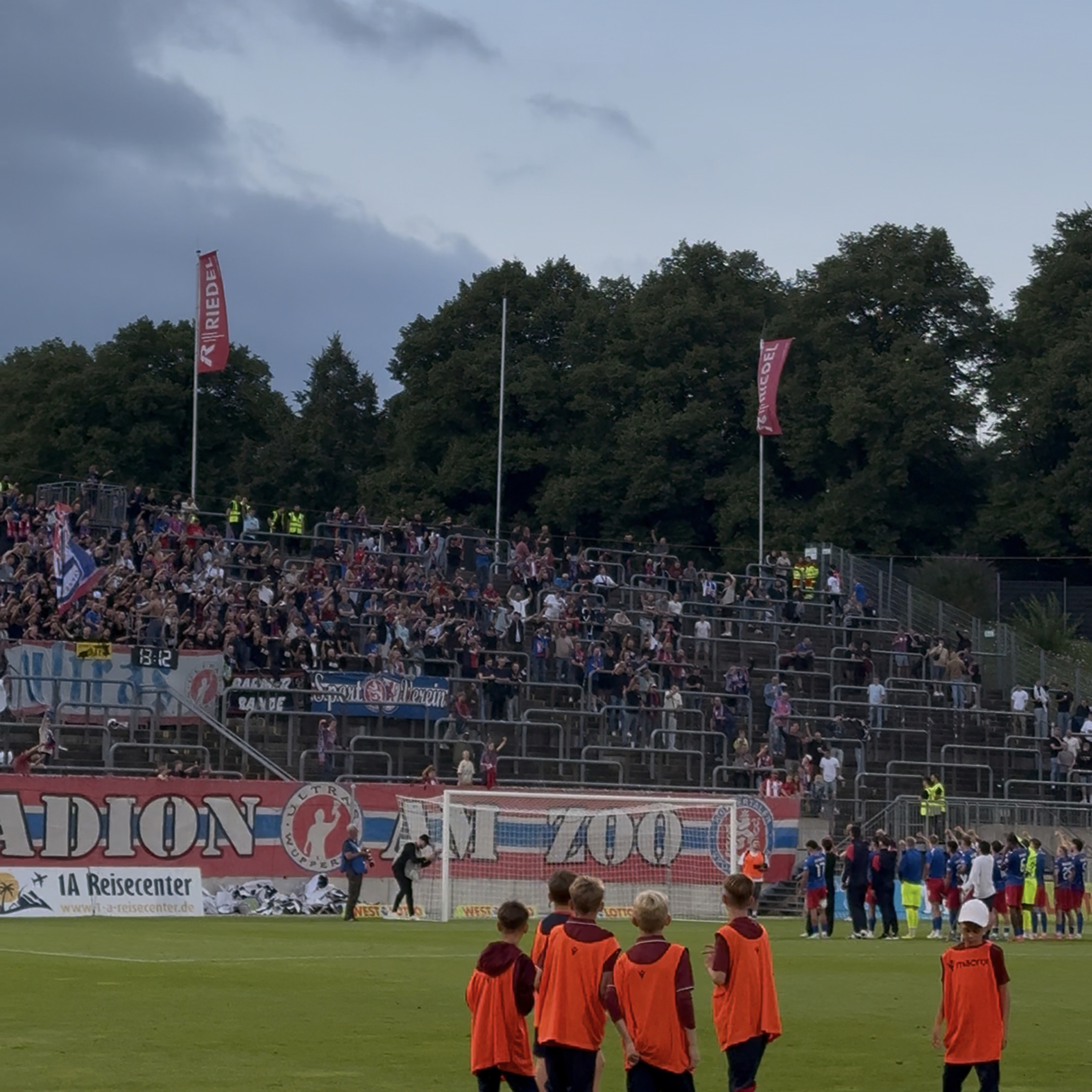 Rot-Blau Radau