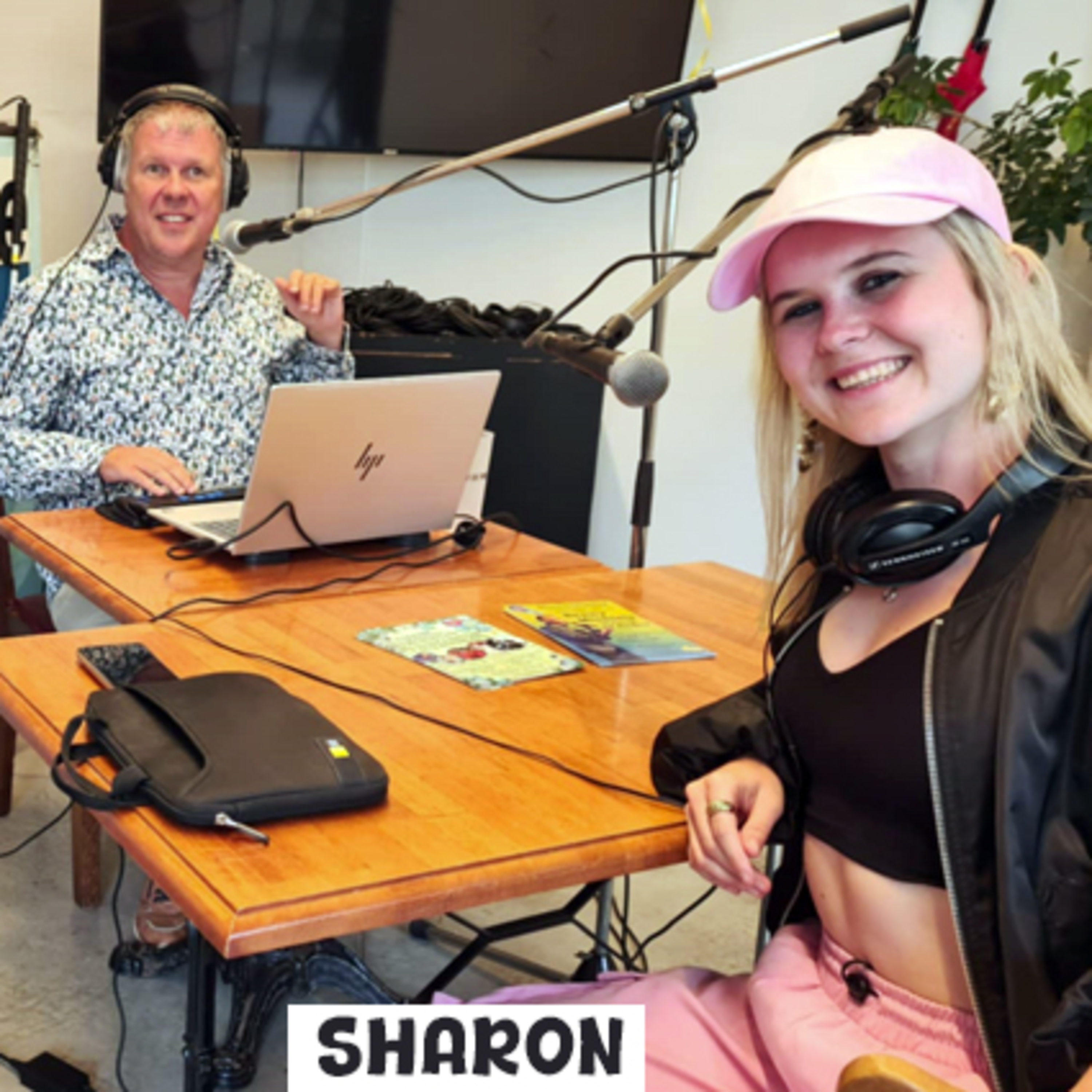 Zingen, de gelukstherapie van Sharon episode artwork