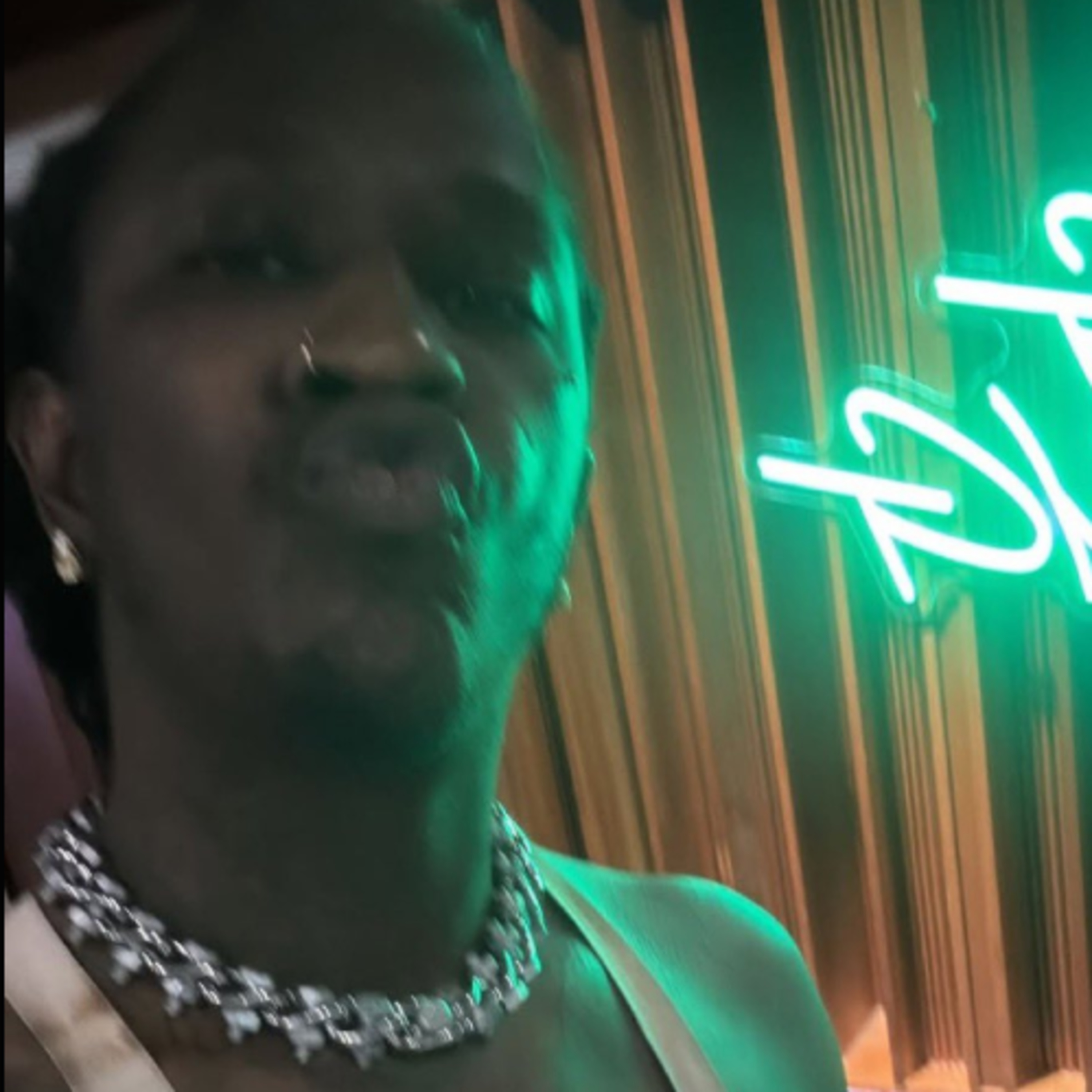 Young Thug Supports Metroboomin in SA Trial! Cardi B vs JT. Who Canceled Yb Chiraq Concert?