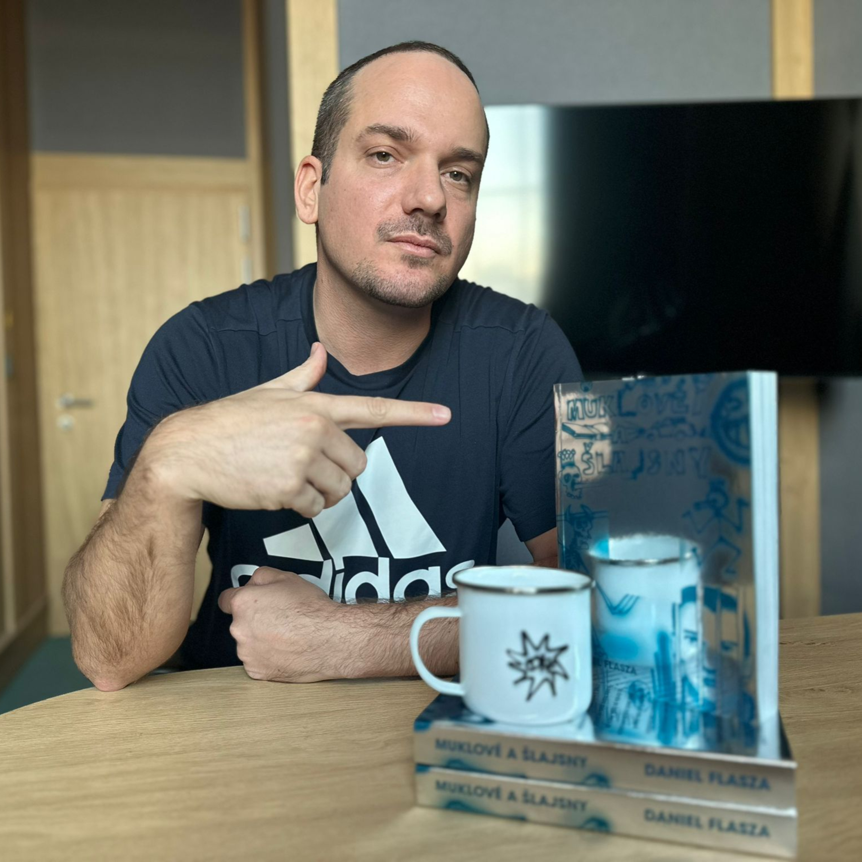 Autor knihy Muklové a Šlajsny Flasza: Drogovej dealer vždycky skončí špatně. Mrtvej nebo ve vězení episode artwork