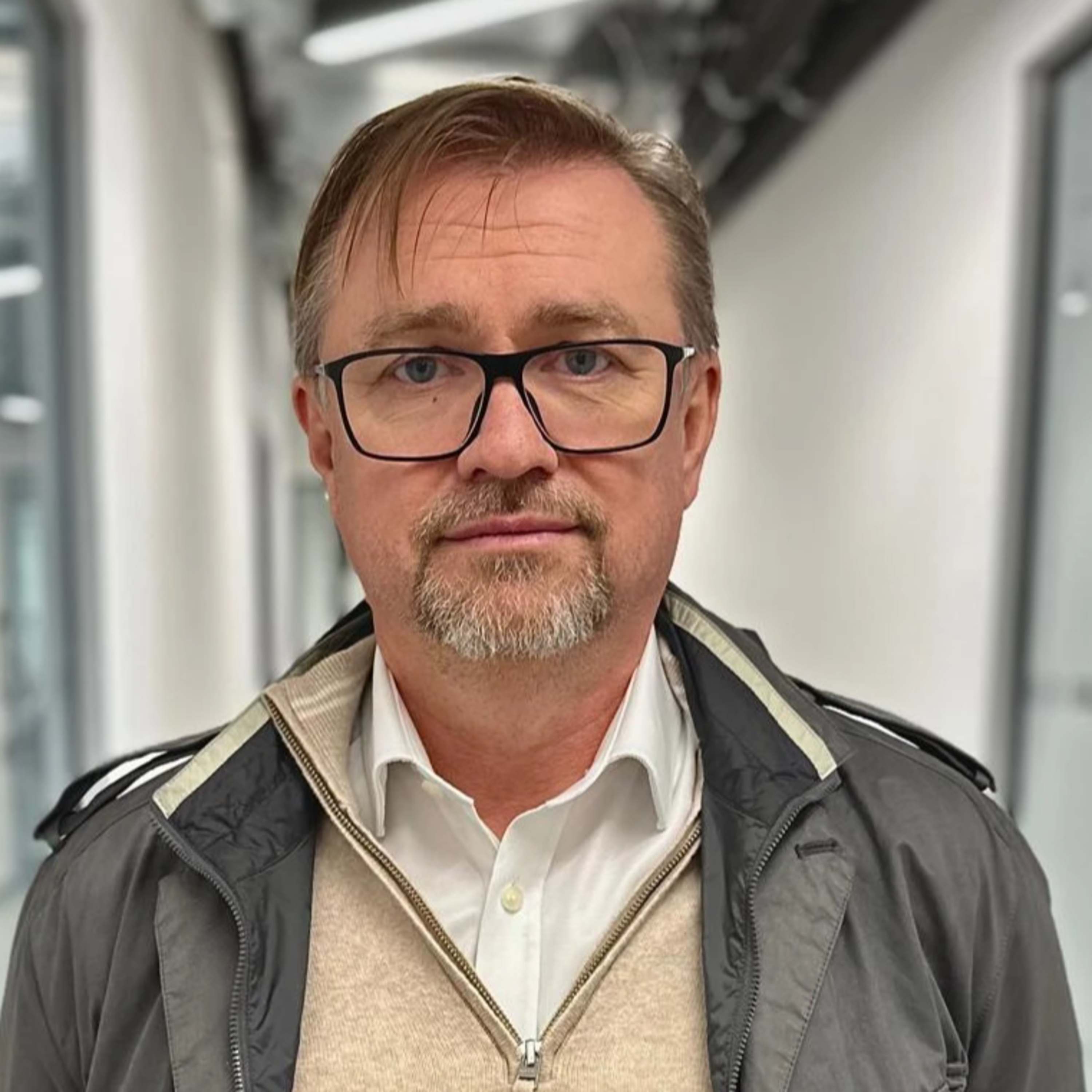 Přednosta Stomatologické kliniky Foltán: Léčíme traumata obličeje i sociální smrt episode artwork