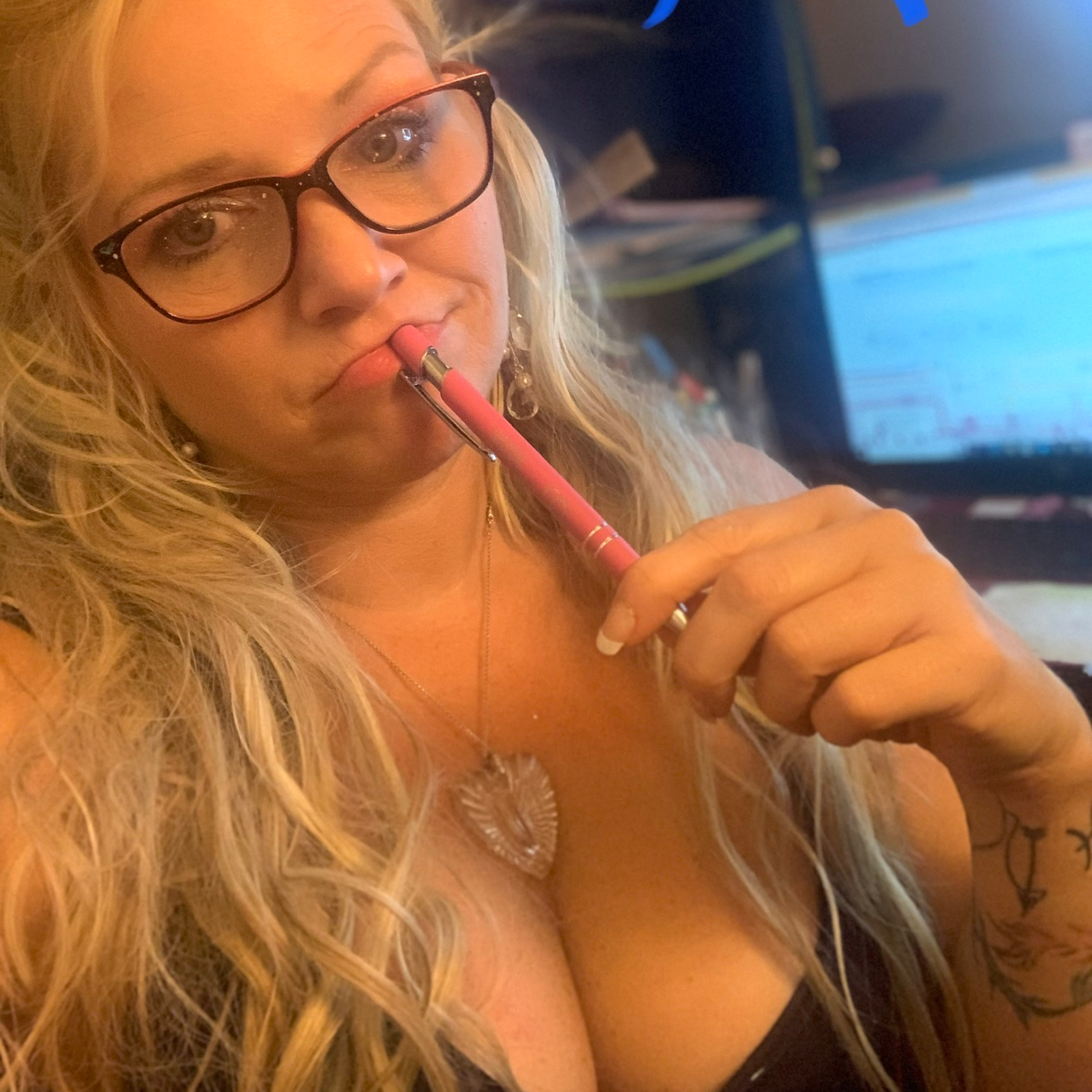 THE VAGINAZ - Raw Sex Talk, Boss Moves, and Zero Shame - Debbie Diaz Runs The Mic