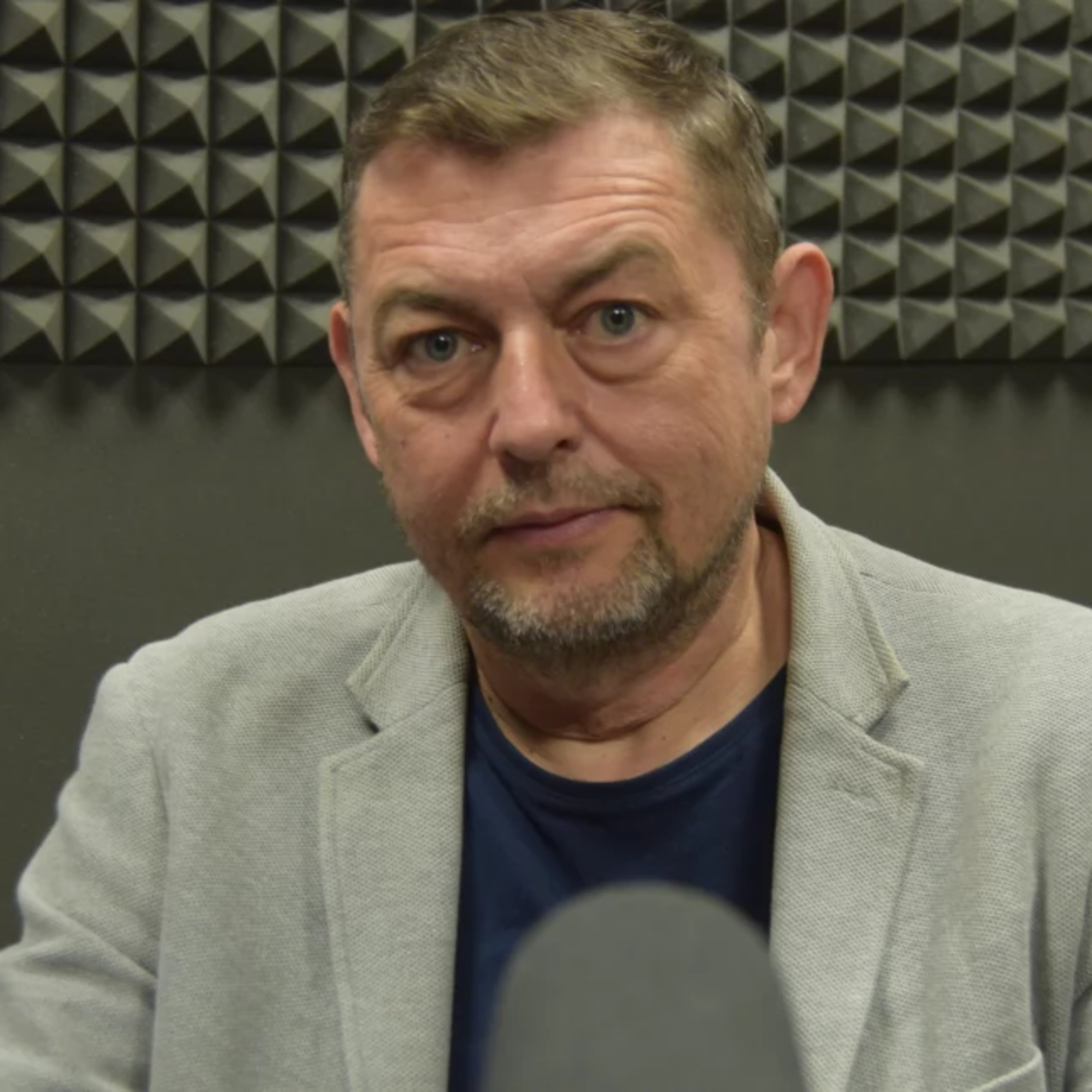 Arkadiusz Król - utworzył w Toruniu komorę, która uzdrawia ludzi