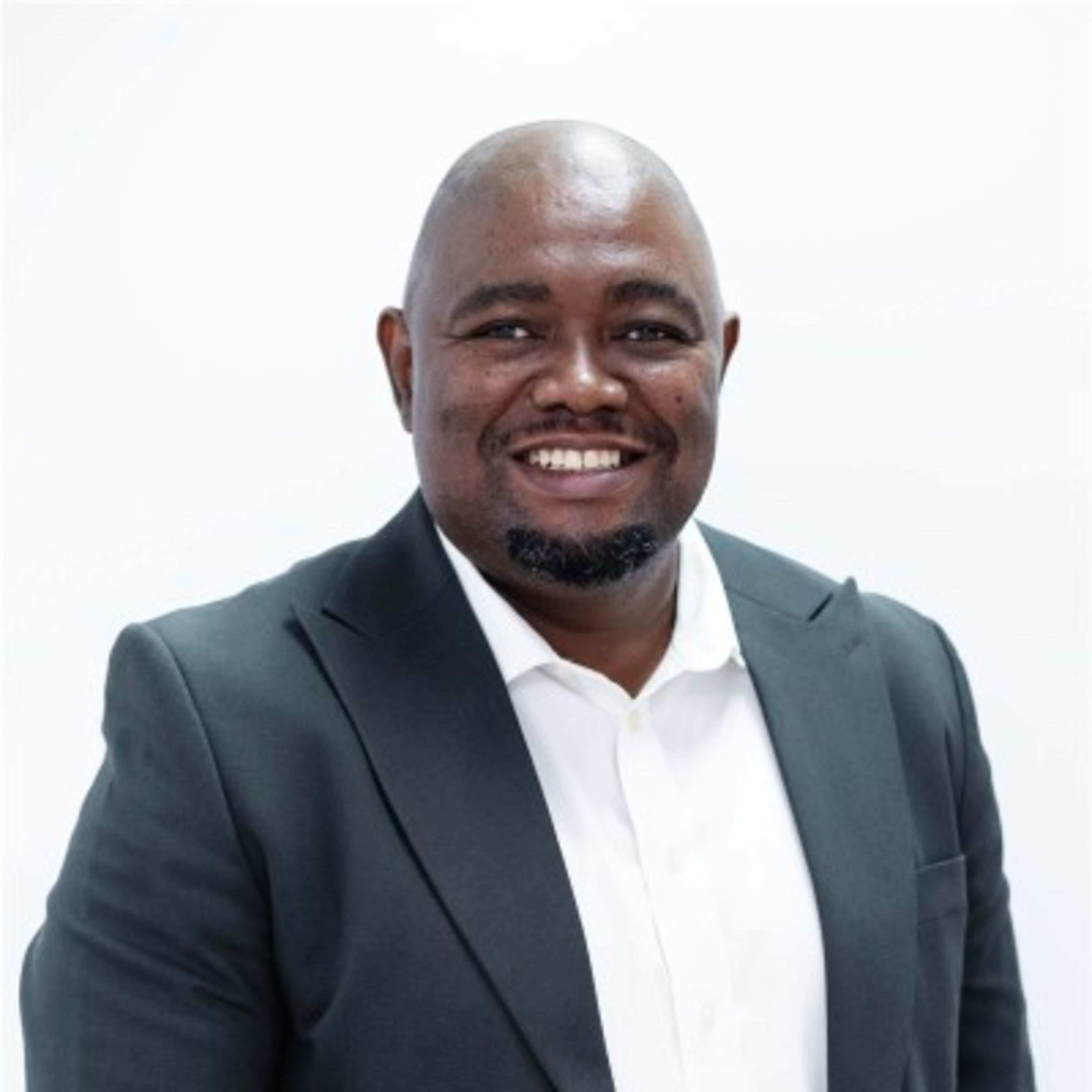 SuperLead Podcast Episode 153 with Siphiwe Moyo, a globally recognised keynote speaker, organisational behaviour specialist, and Executive Director of the Organisational Behaviour Institute (OBI)
