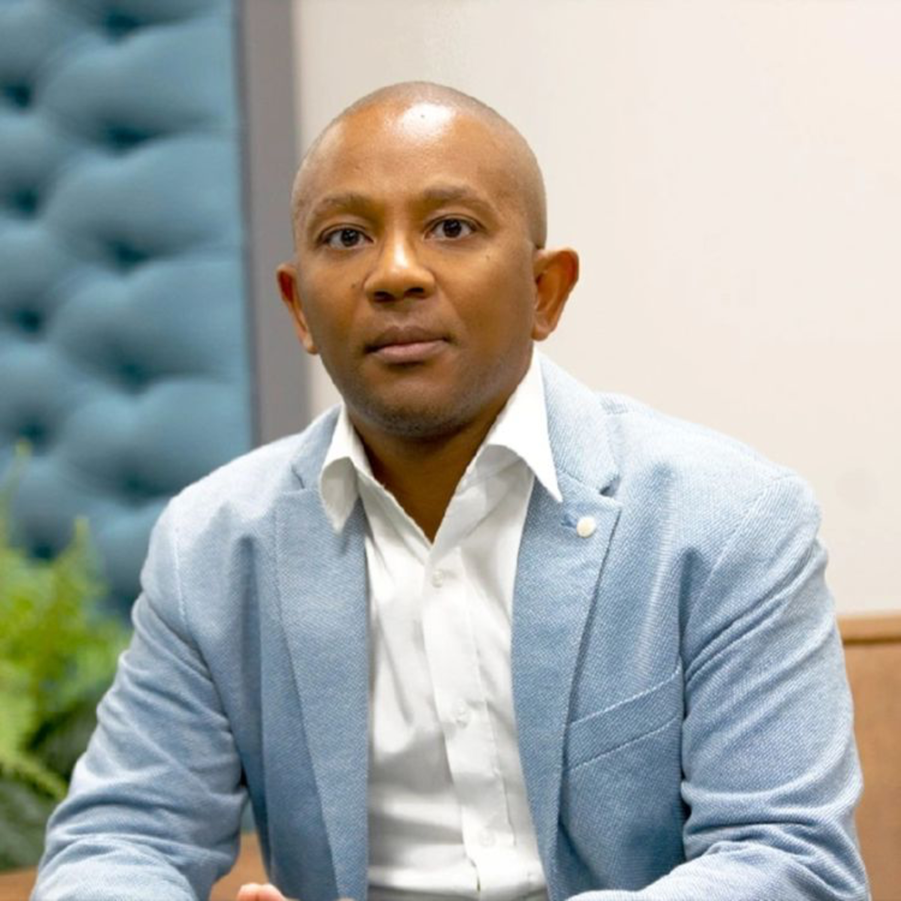 SuperLead Podcast Episode 172 with Dr Nceba Hene author of Key Shift: 6 Keys to Unlocking Your Potential. Internationally recognised performance scientist, speaker, and executive.