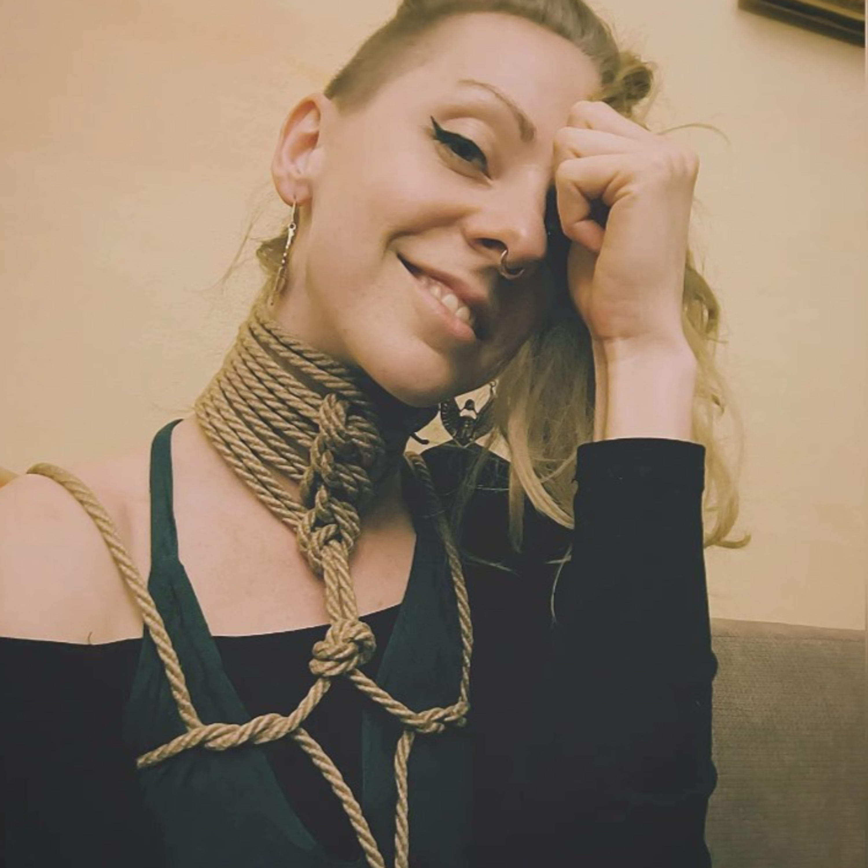 Podcast o shibari s Ester Isi episode artwork
