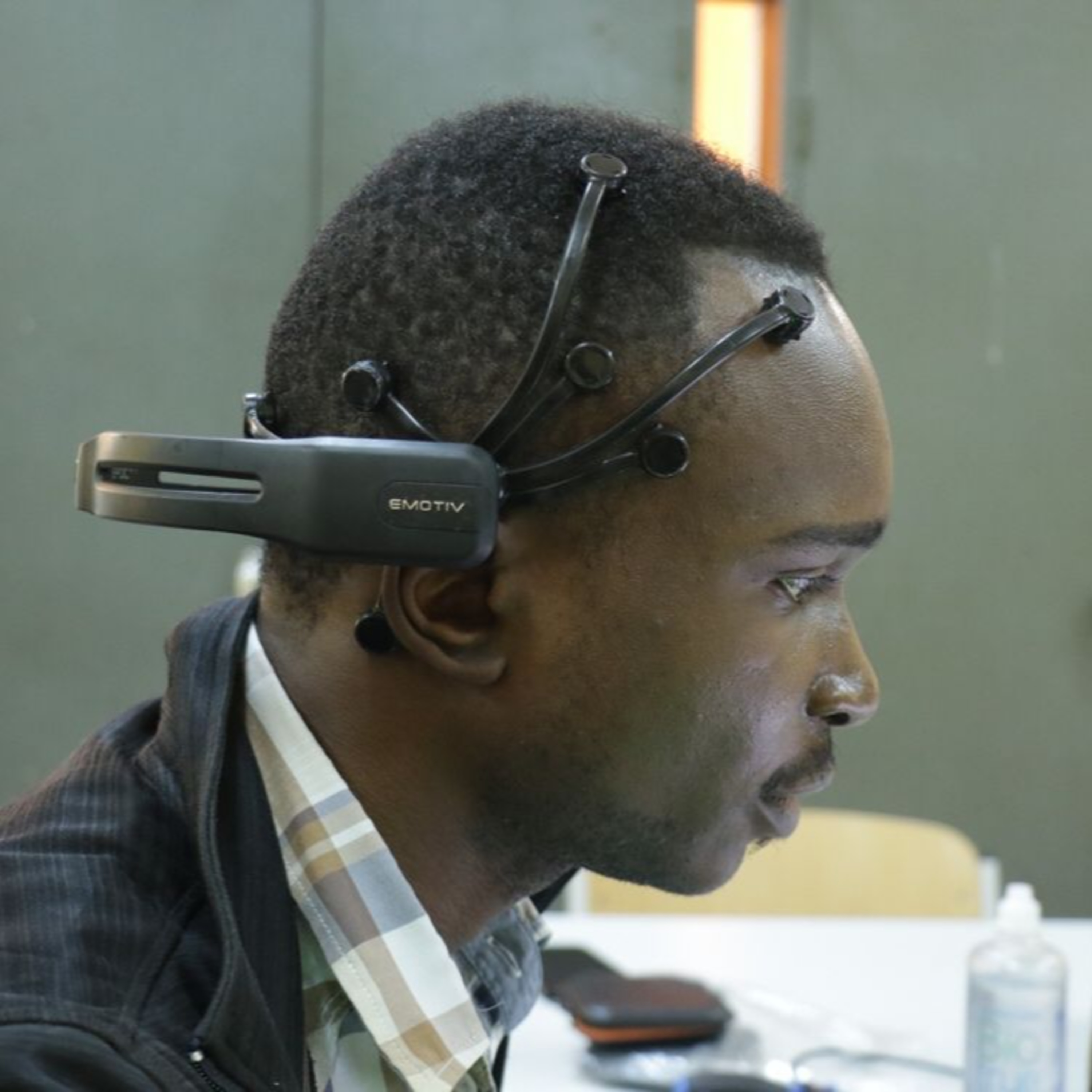 UJob - Innovation et génie informatique : au cœur d’un appareil congolais capable de contrôler les objets à l’aide de la pensée
