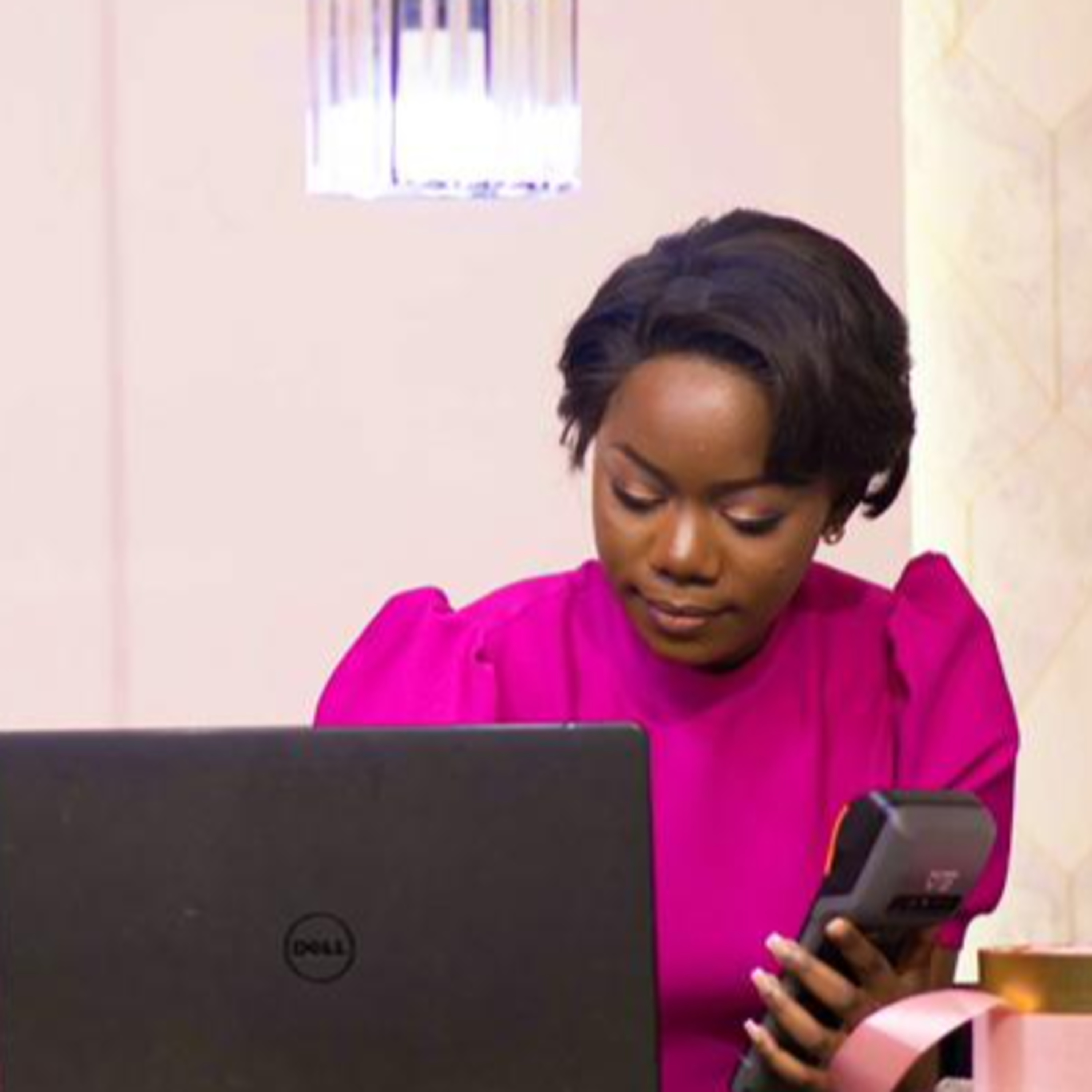 UJob - Les femmes qui font carrière dans la construction à Kinshasa