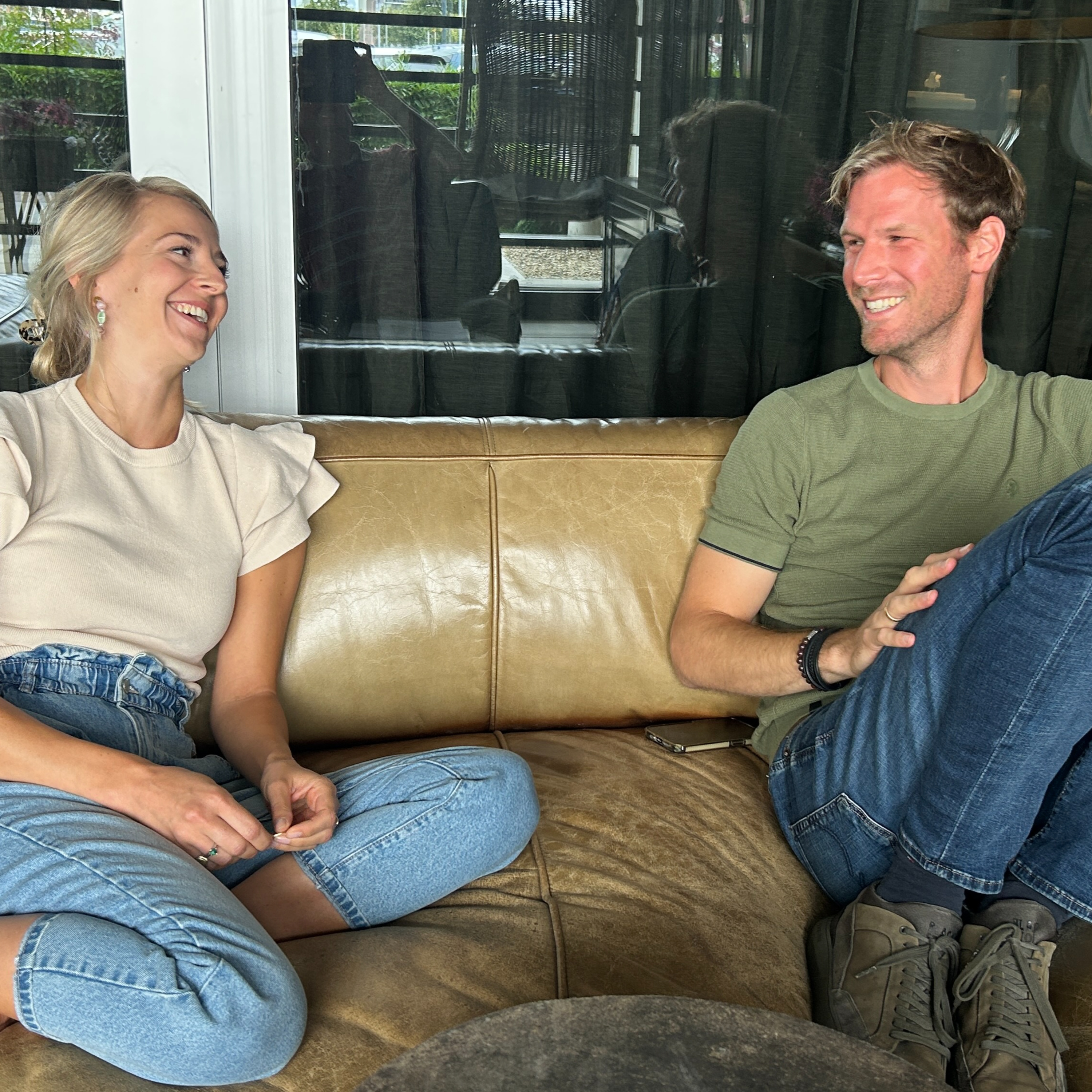Sela-muzikanten Mirjam Kerkhof en Peter Dijkstra over de rauwe randjes van hun liederen episode artwork
