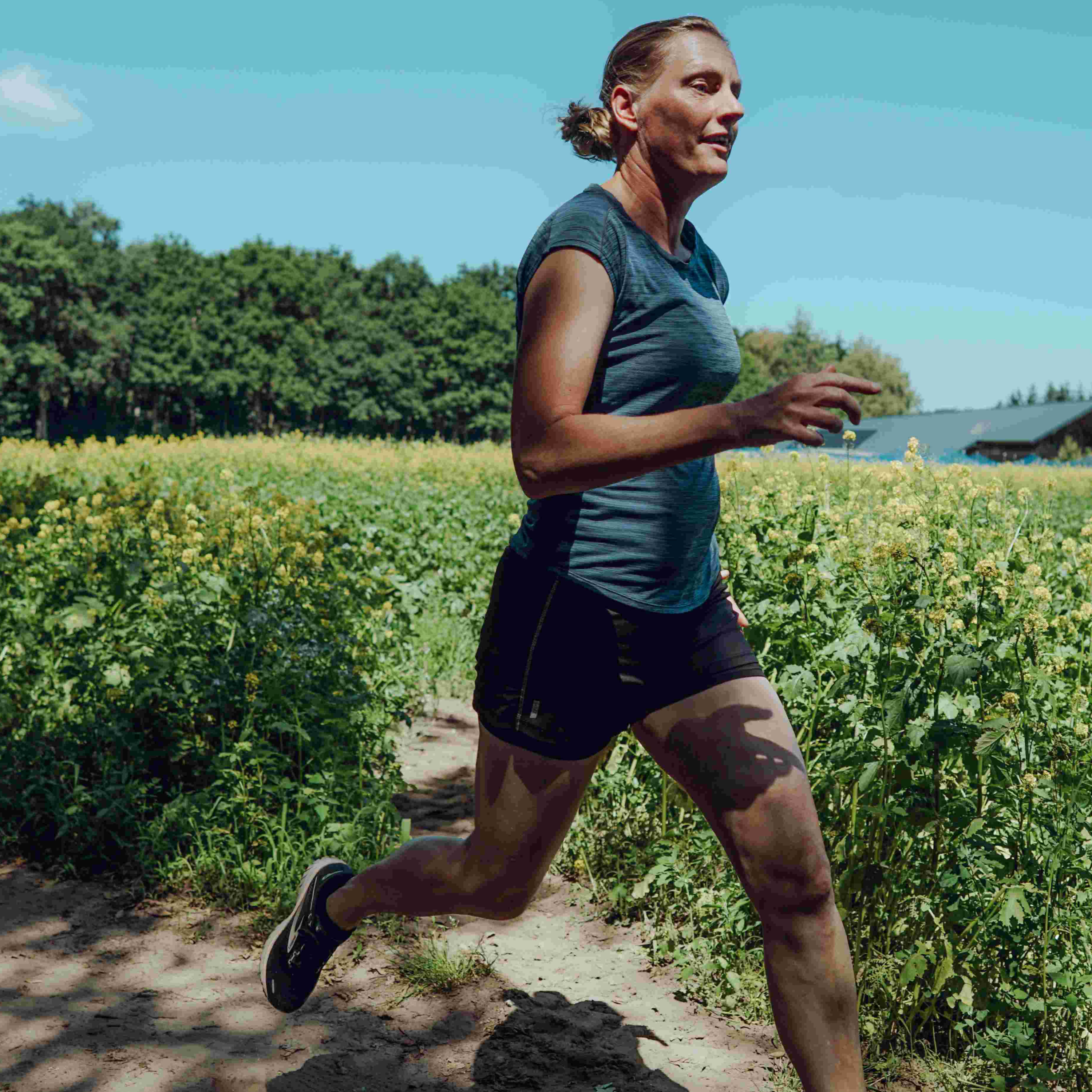 Rhonda Eikelboom: een humanitaire hardlooptraining episode artwork